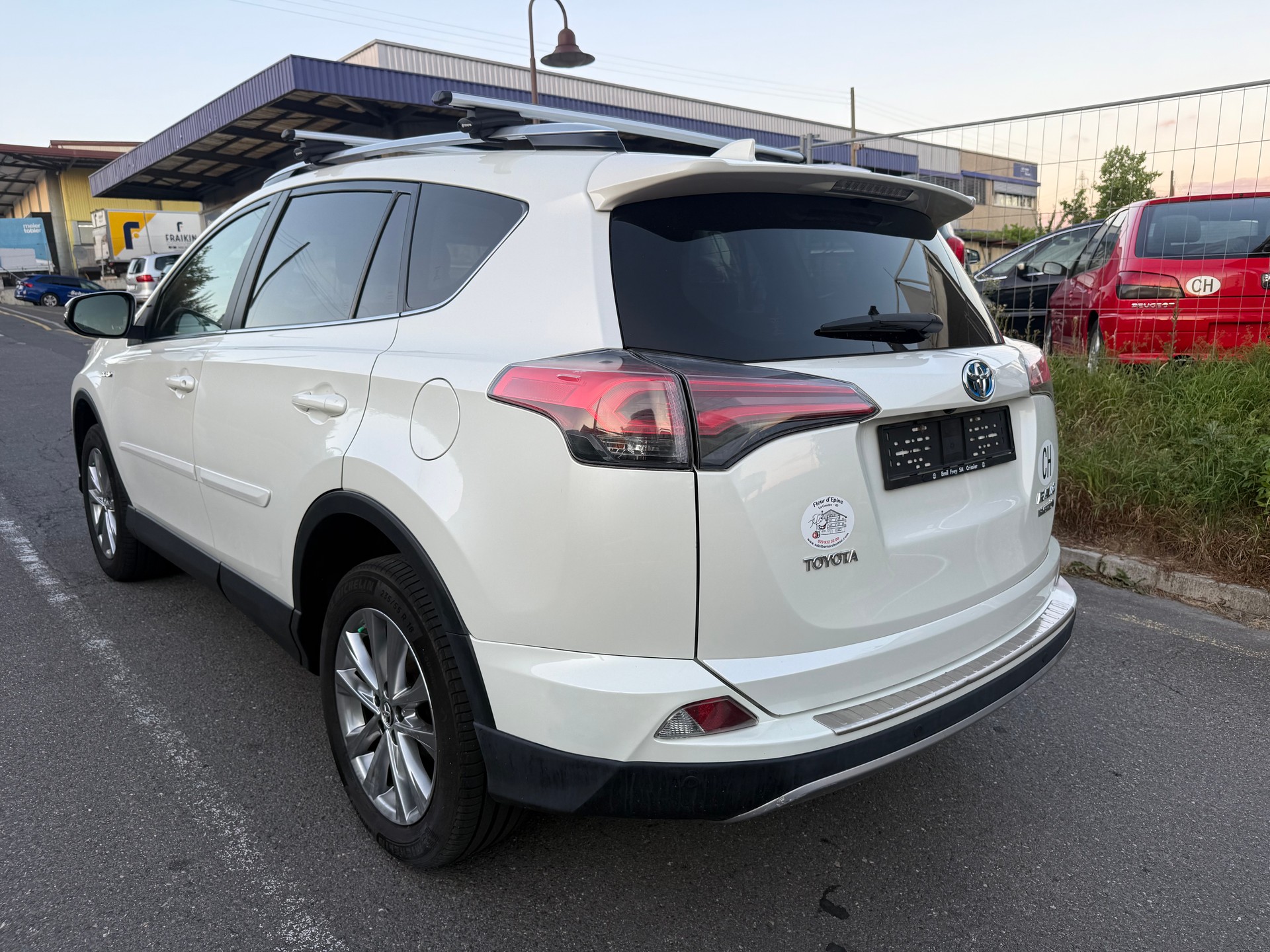 TOYOTA RAV-4 2.5 HSD Sol e-CVT-image-4