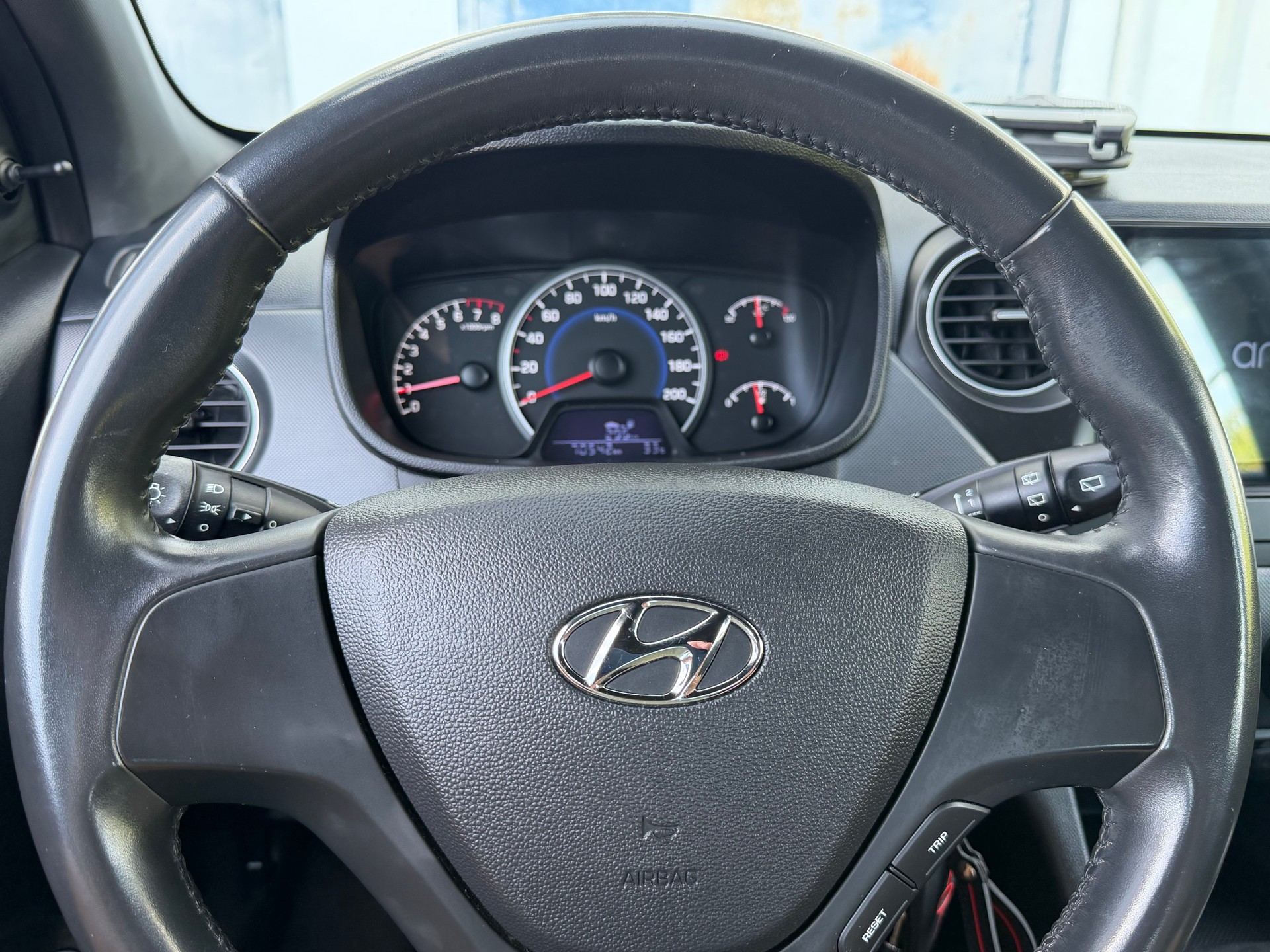 HYUNDAI i10 1.0 Pica-image-12