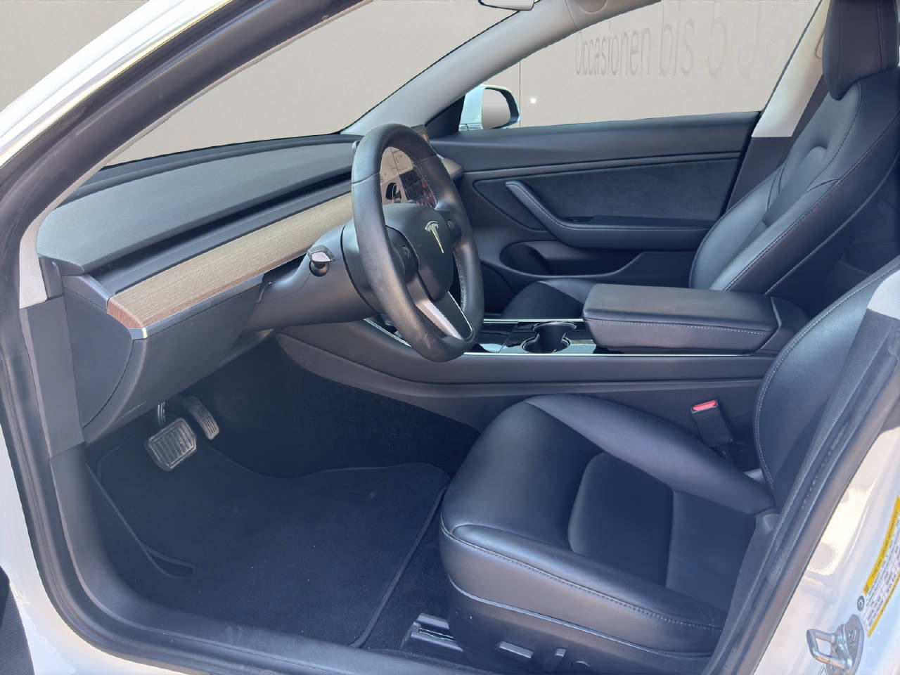 TESLA Model 3 Long Range Dual Motor-image-4