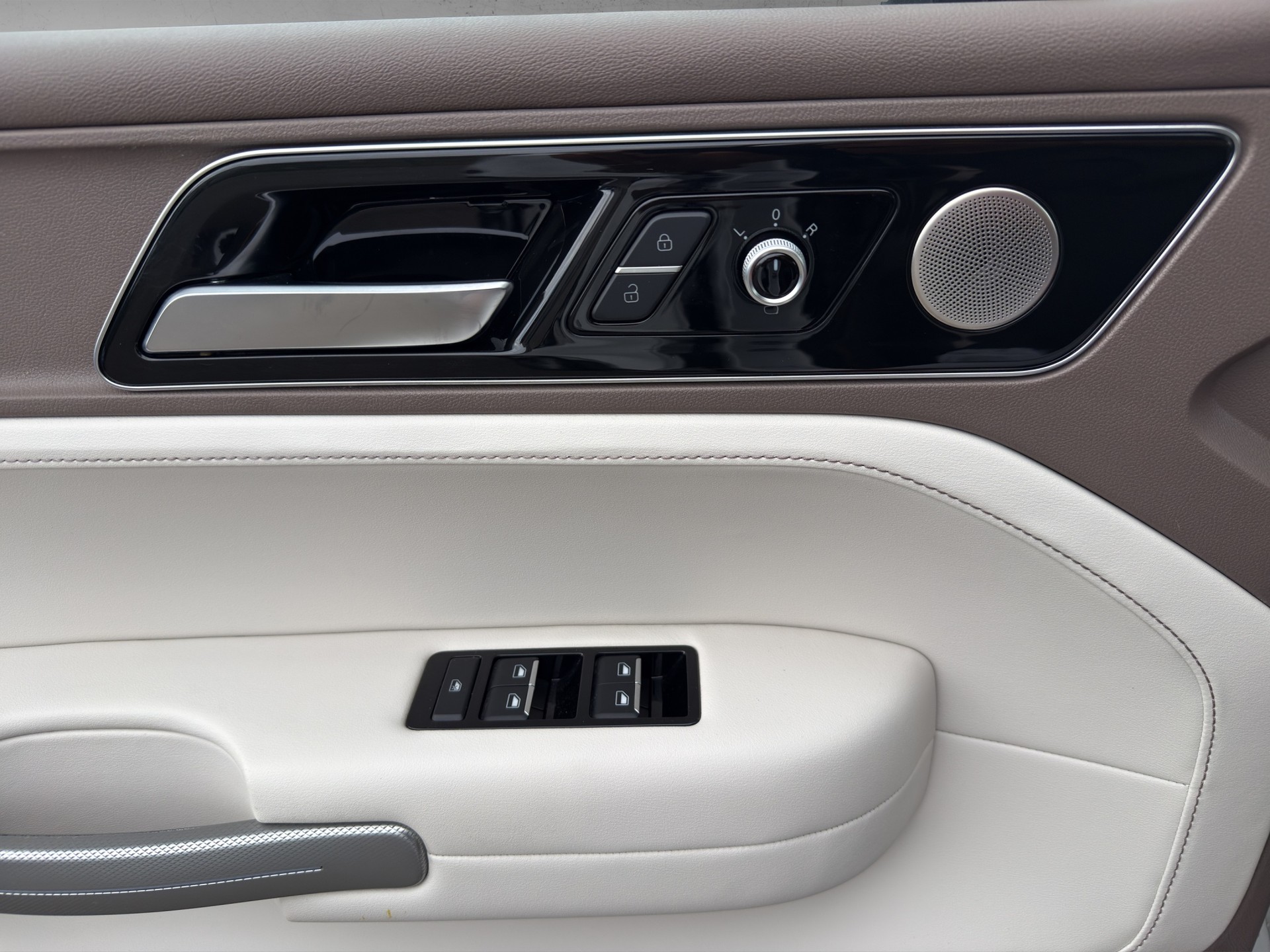 AIWAYS U5 Premium-image-8