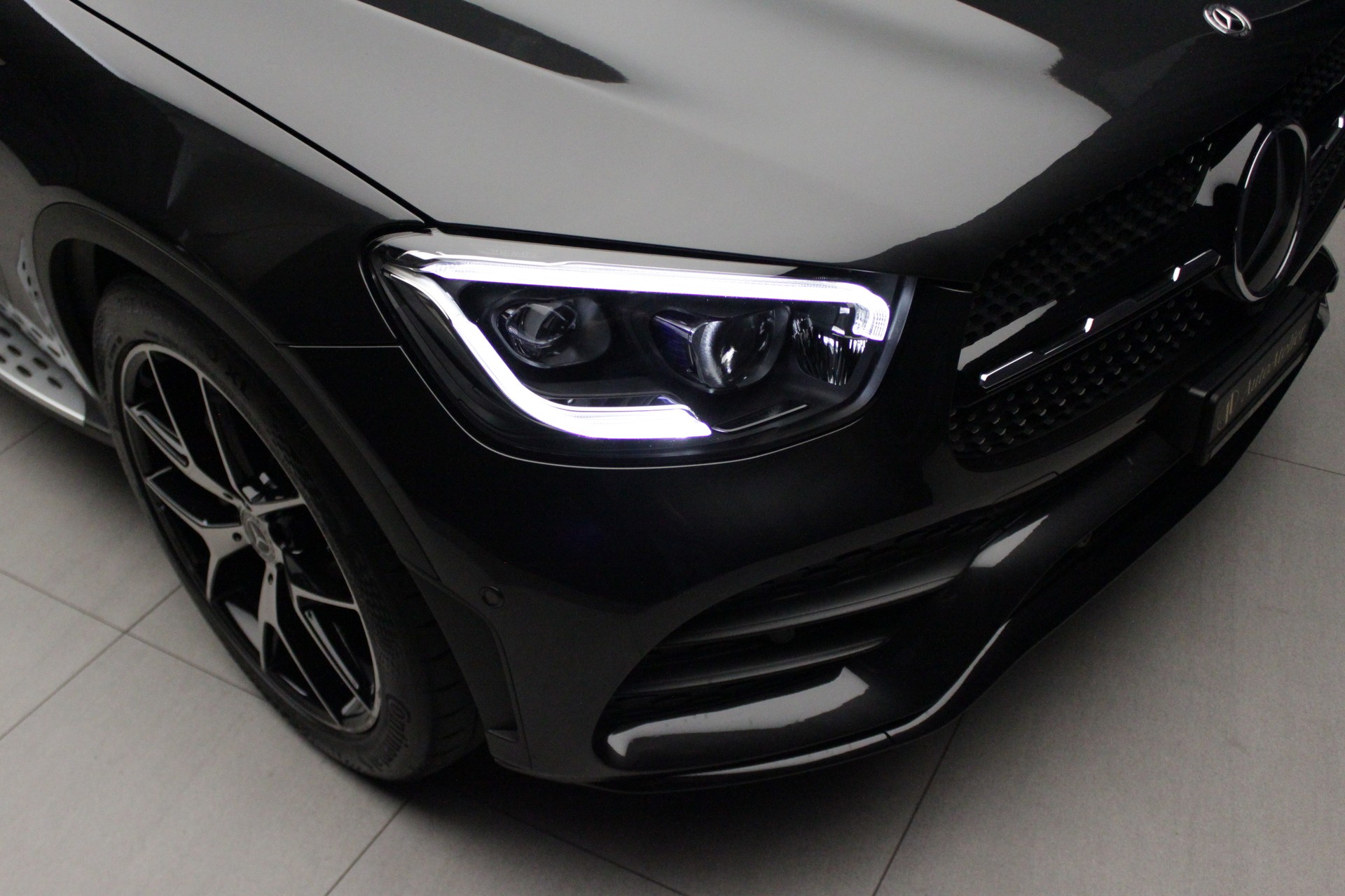MERCEDES-BENZ GLC Coupé 300 AMG Line 4Matic 9G-Tronic-image-5
