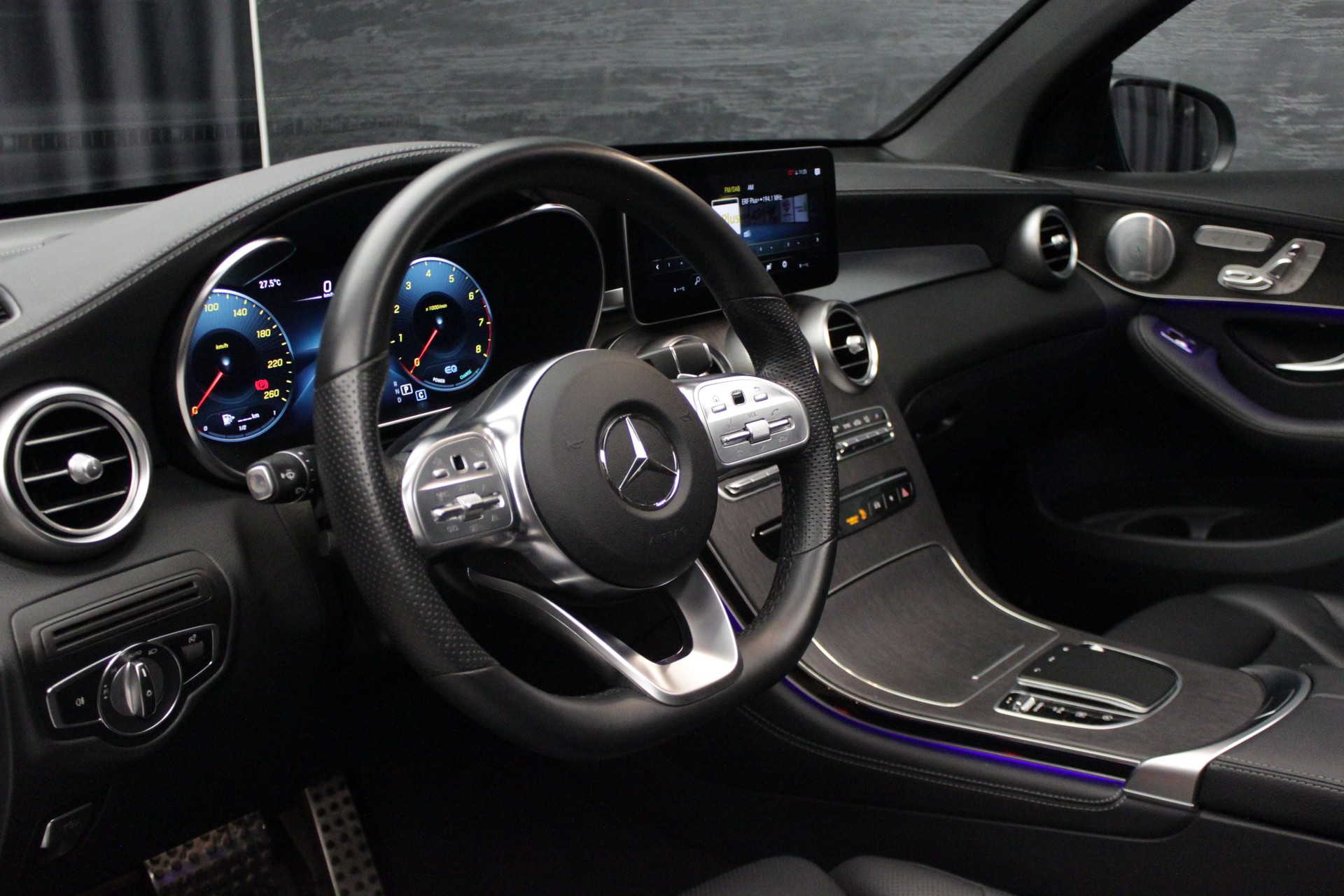 MERCEDES-BENZ GLC Coupé 300 AMG Line 4Matic 9G-Tronic-image-20