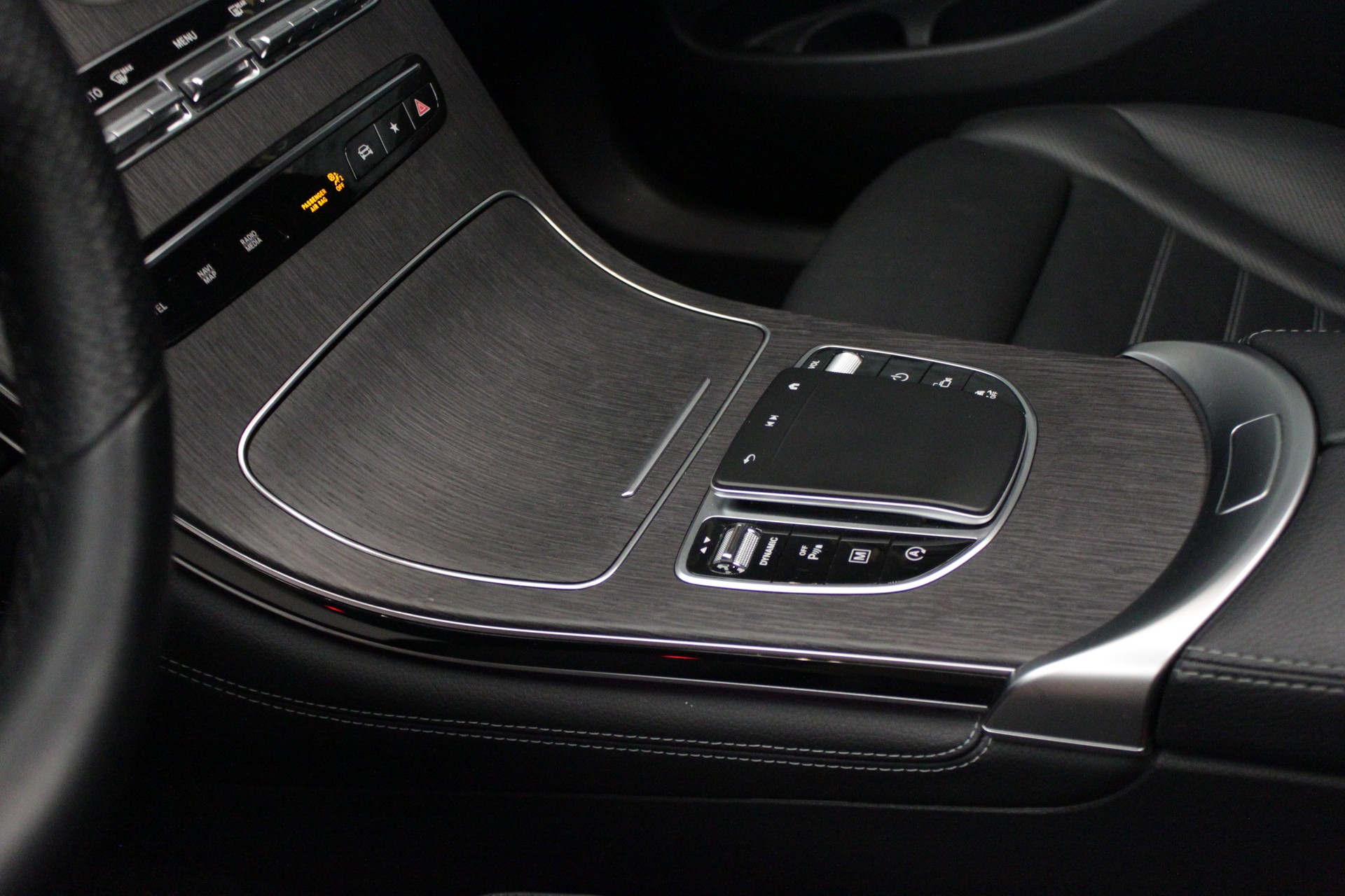 MERCEDES-BENZ GLC Coupé 300 AMG Line 4Matic 9G-Tronic-image-19