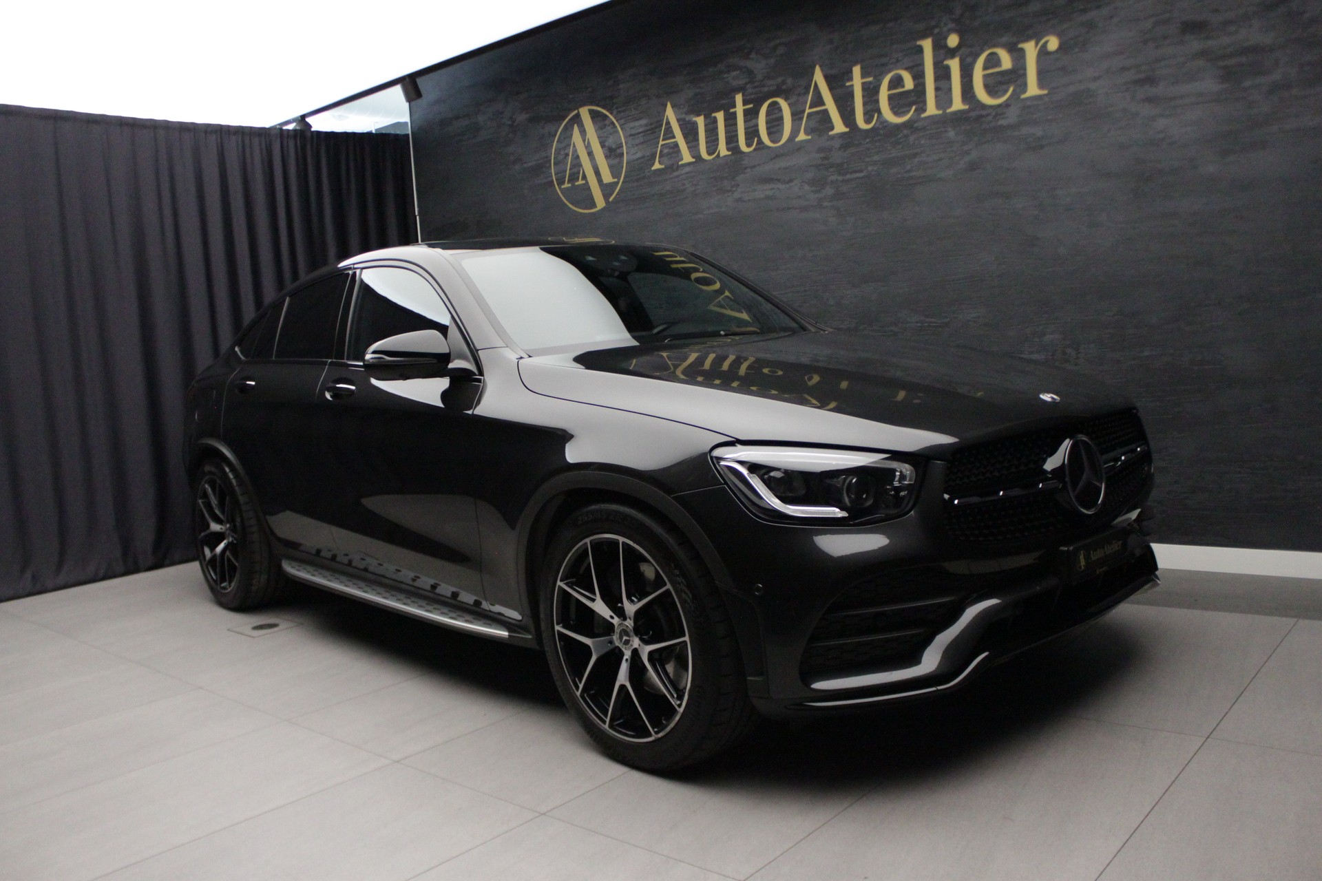 MERCEDES-BENZ GLC Coupé 300 AMG Line 4Matic 9G-Tronic-image-2