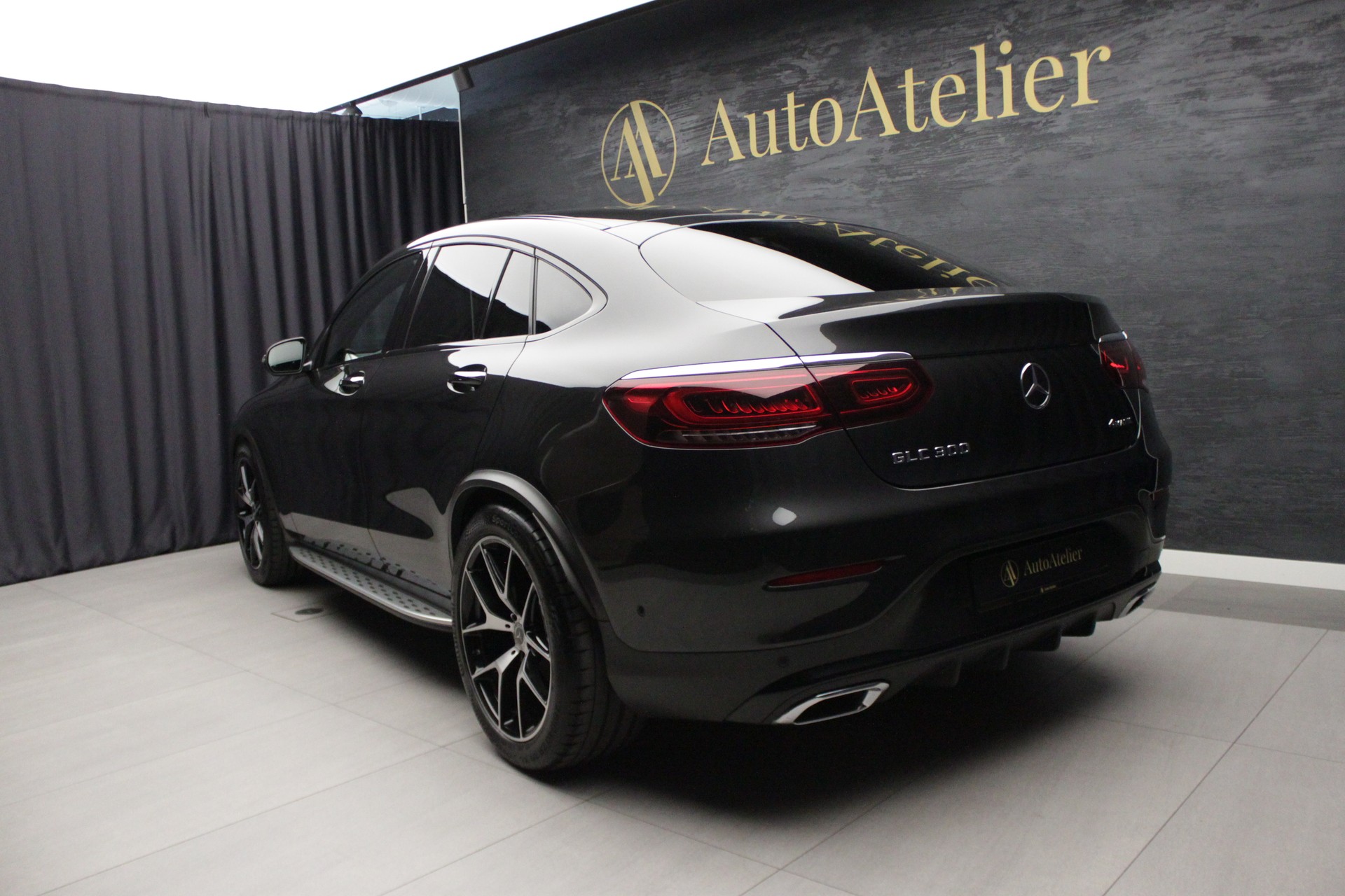 MERCEDES-BENZ GLC Coupé 300 AMG Line 4Matic 9G-Tronic-image-9