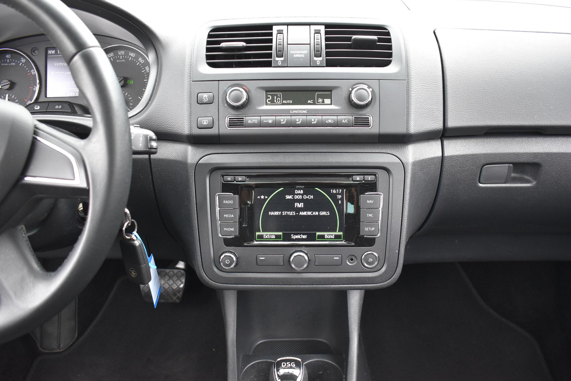 SKODA Roomster 1.2 TSI 105 Elegance DSG-image-9