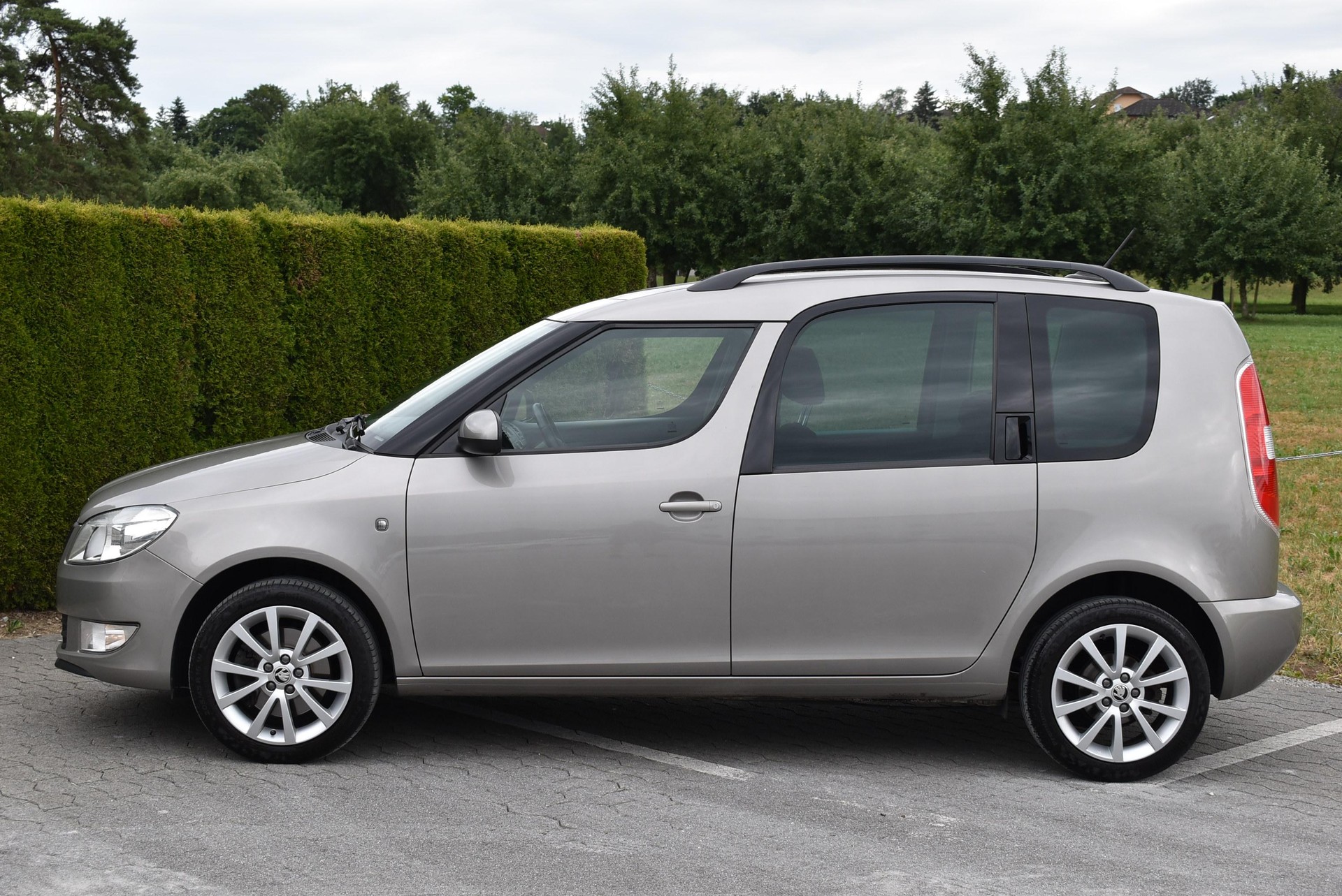 SKODA Roomster 1.2 TSI 105 Elegance DSG-image-1