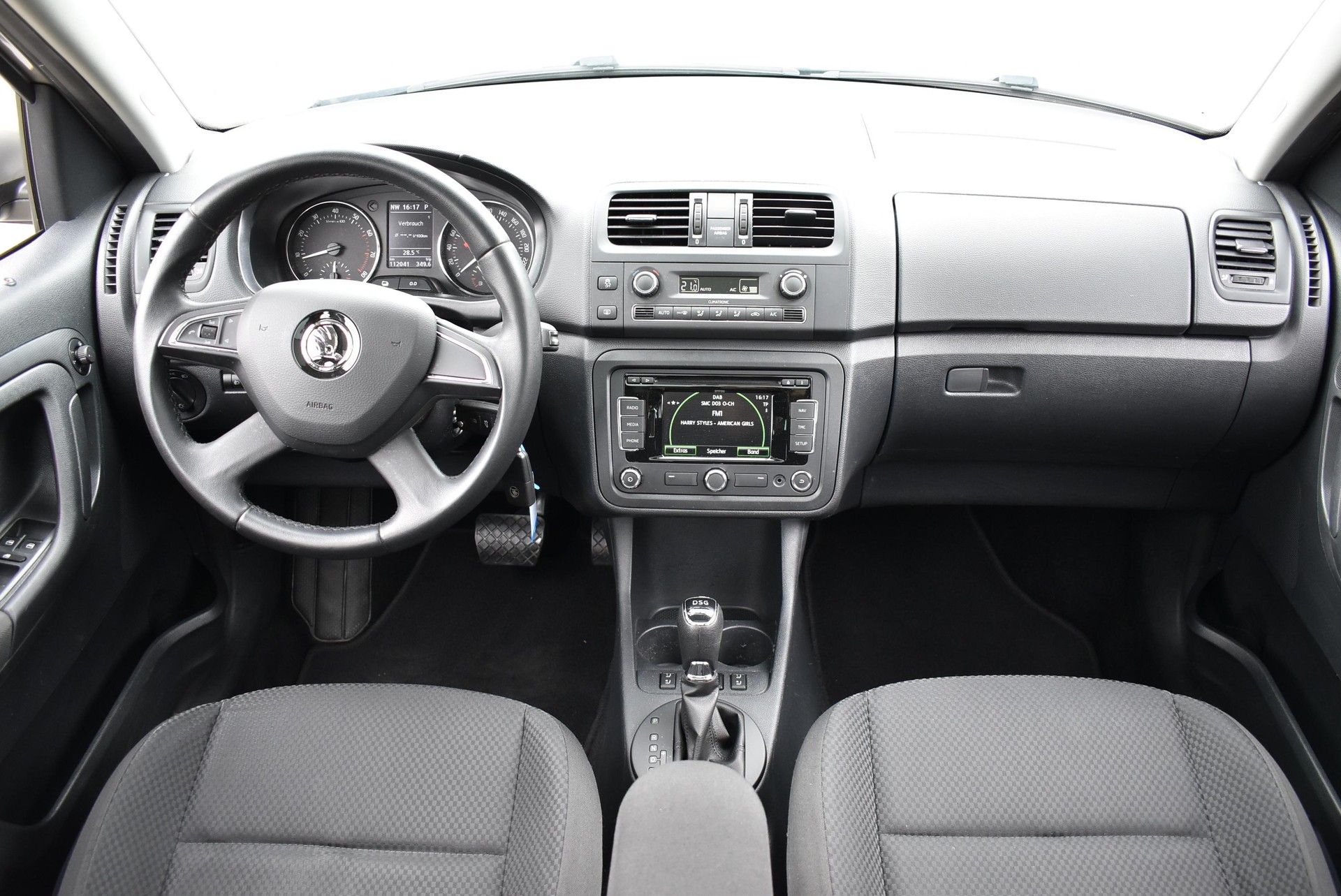 SKODA Roomster 1.2 TSI 105 Elegance DSG-image-8