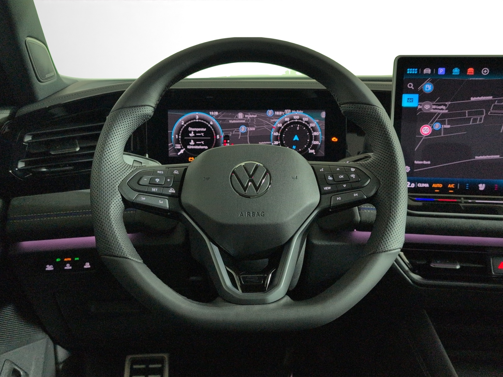 VW Tiguan 2.0 TDI SCR R-Line 4Motion DSG-image-11