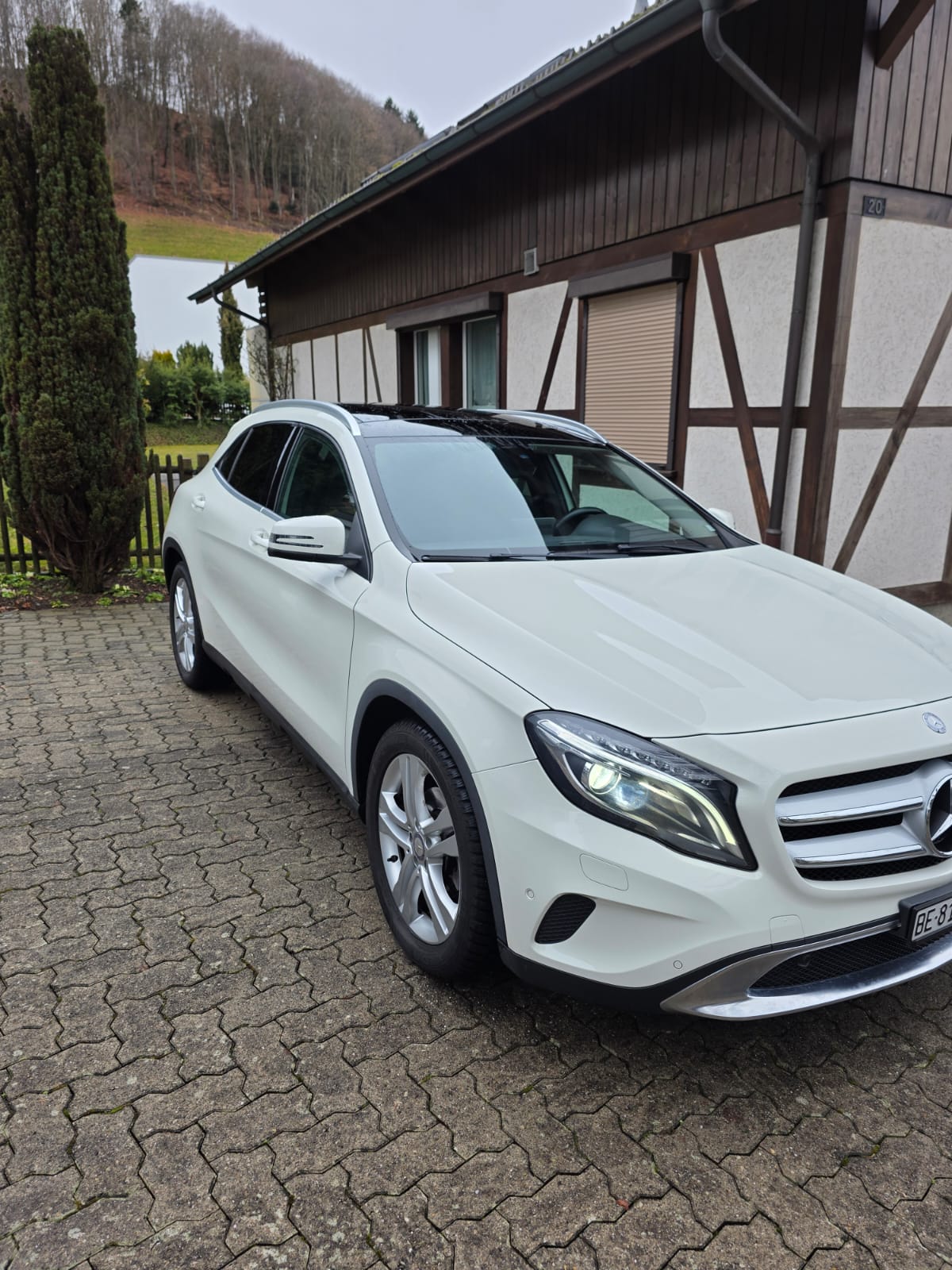 MERCEDES-BENZ GLA 200 Night Star 7G-DCT-image-1