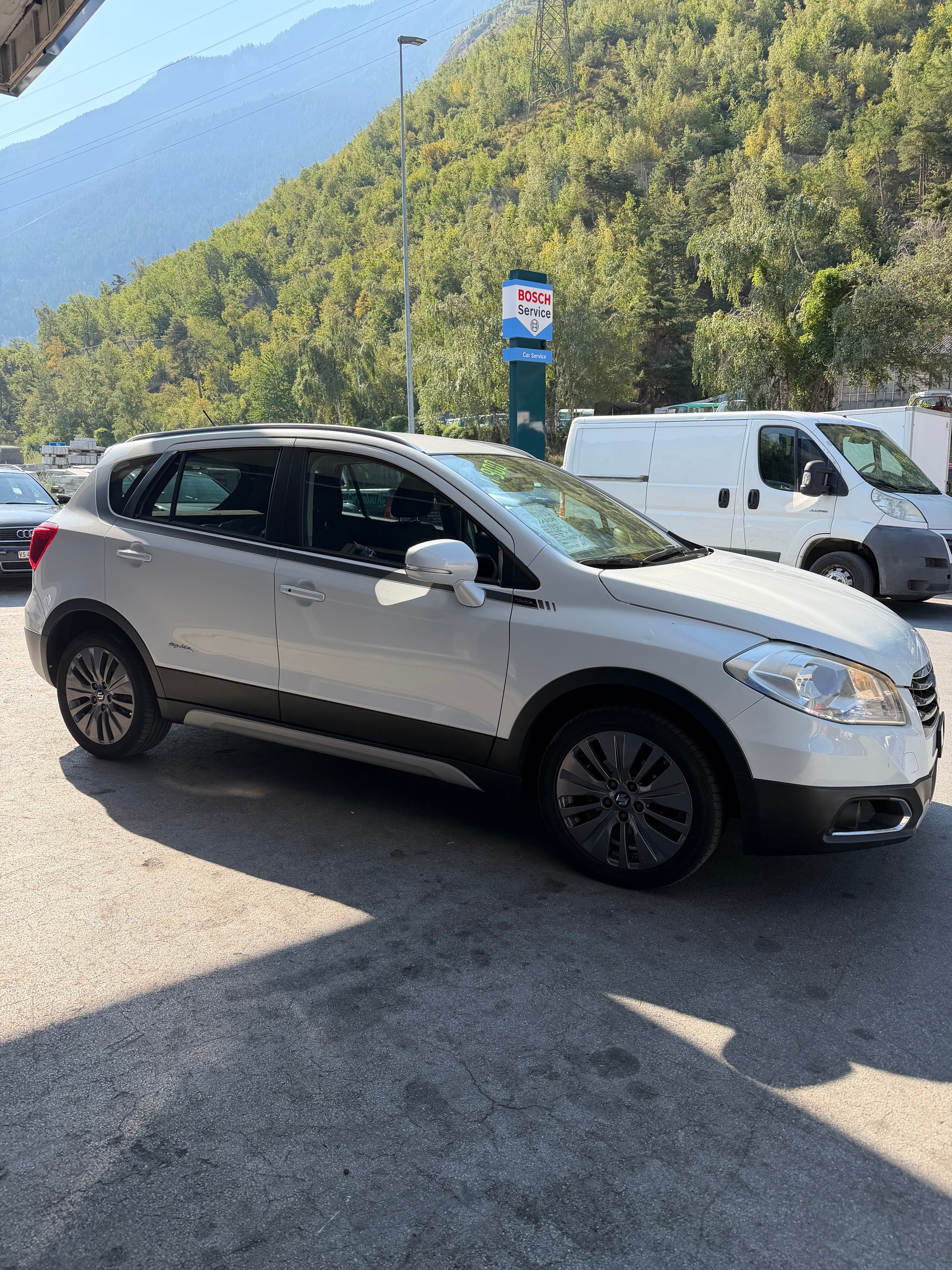 SUZUKI SX4 S-Cross 1.6 TD PizSulai 4WD TCSS-image-2