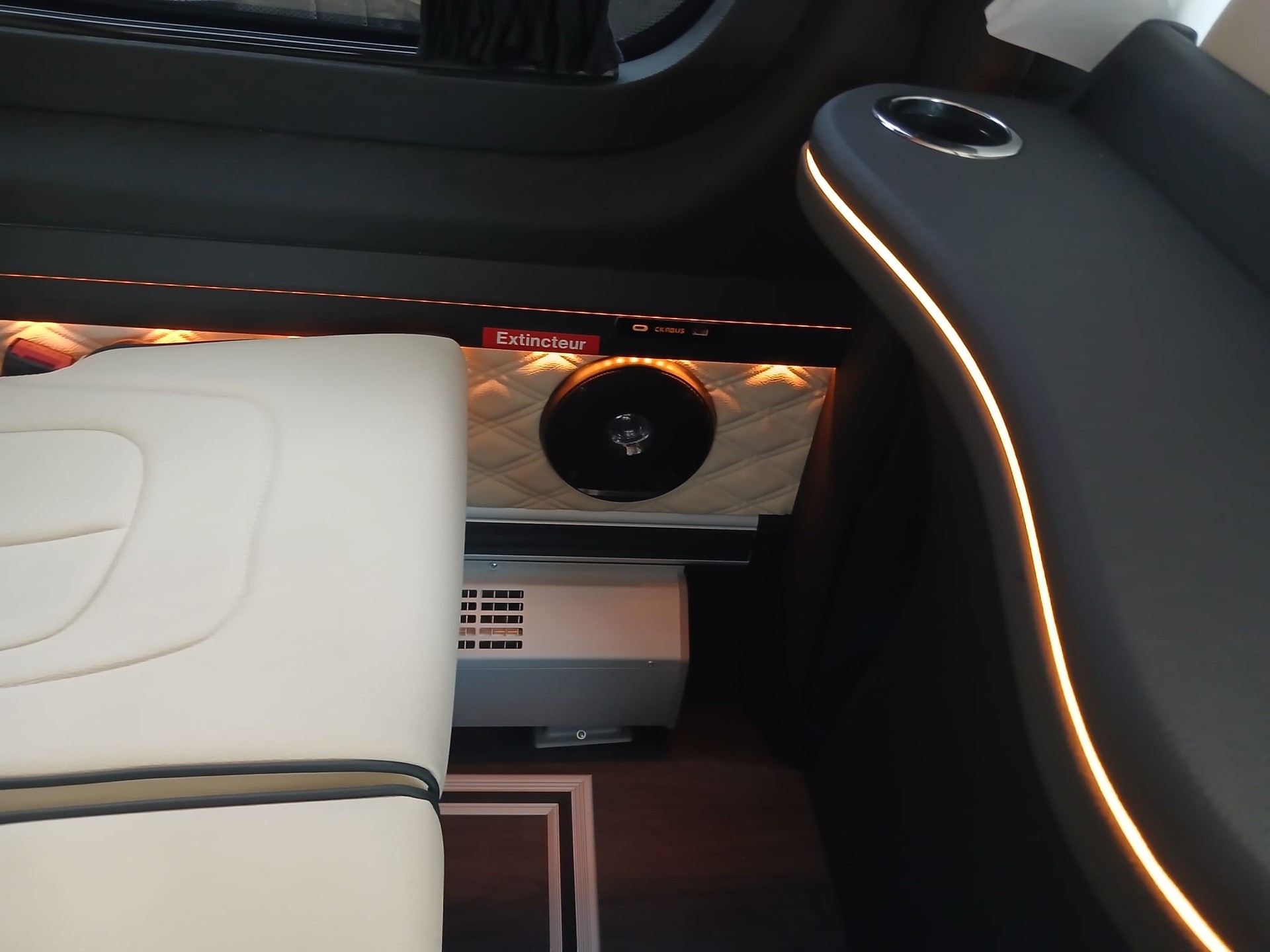MERCEDES-BENZ 519 Sprinter 15+1+1-image-3