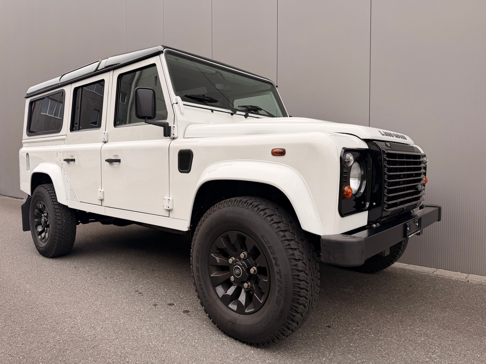 LAND ROVER Defender 110 TD4 *LXV Edition*-showroom-element-3