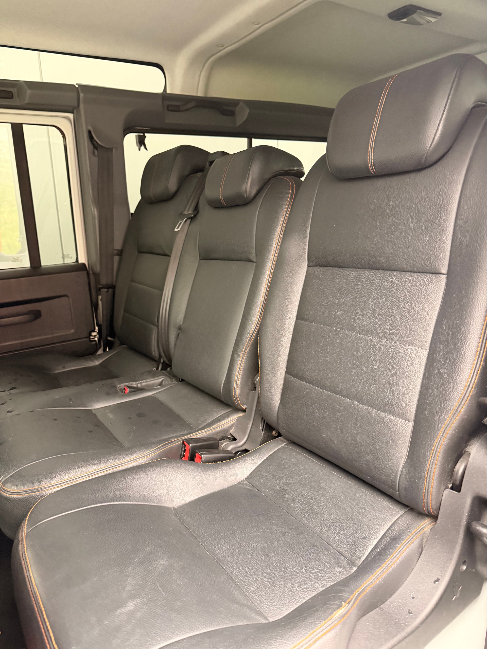 LAND ROVER Defender 110 TD4 *LXV Edition*-image-9