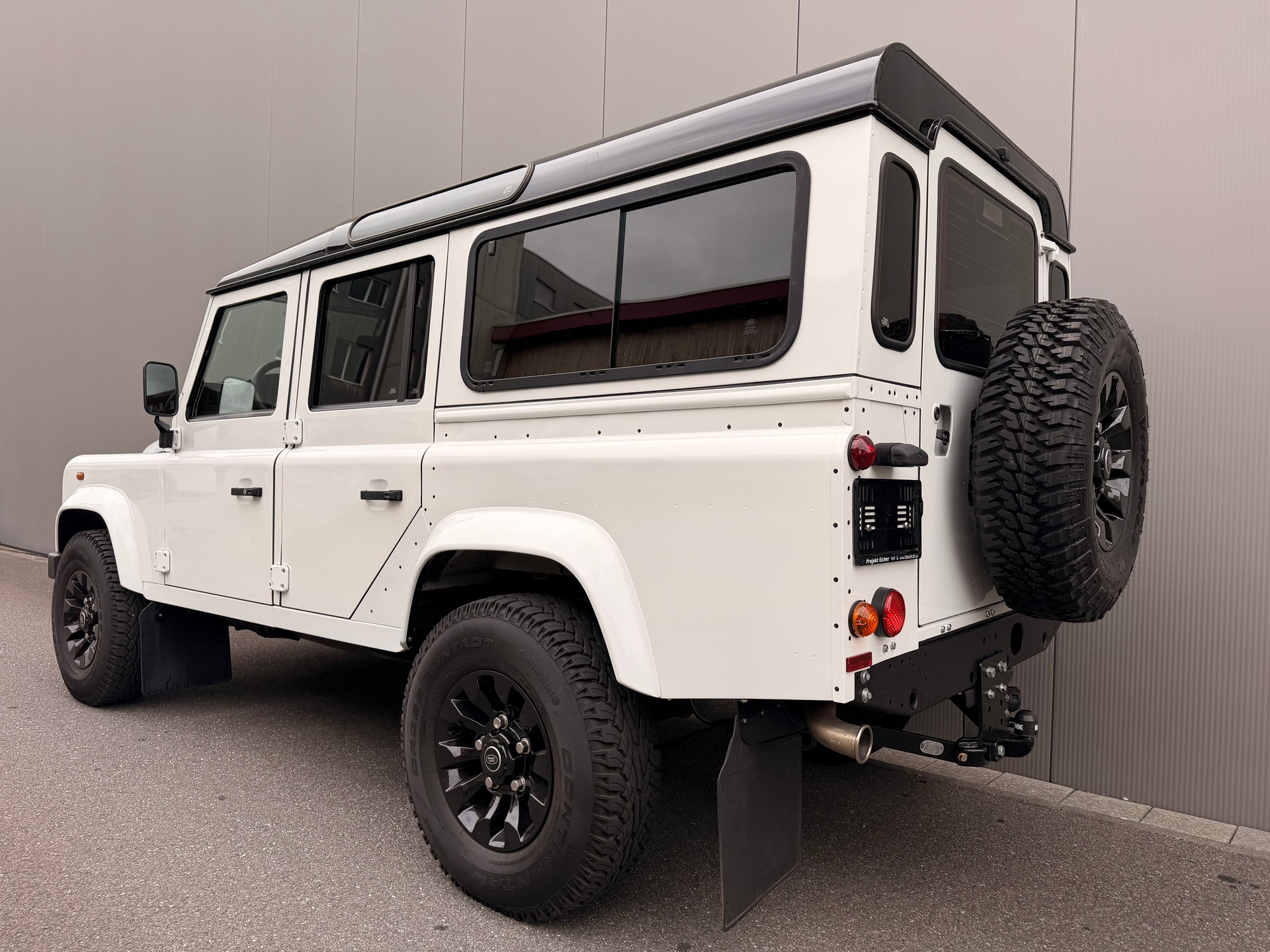 LAND ROVER Defender 110 TD4 *LXV Edition*-showroom-element-2