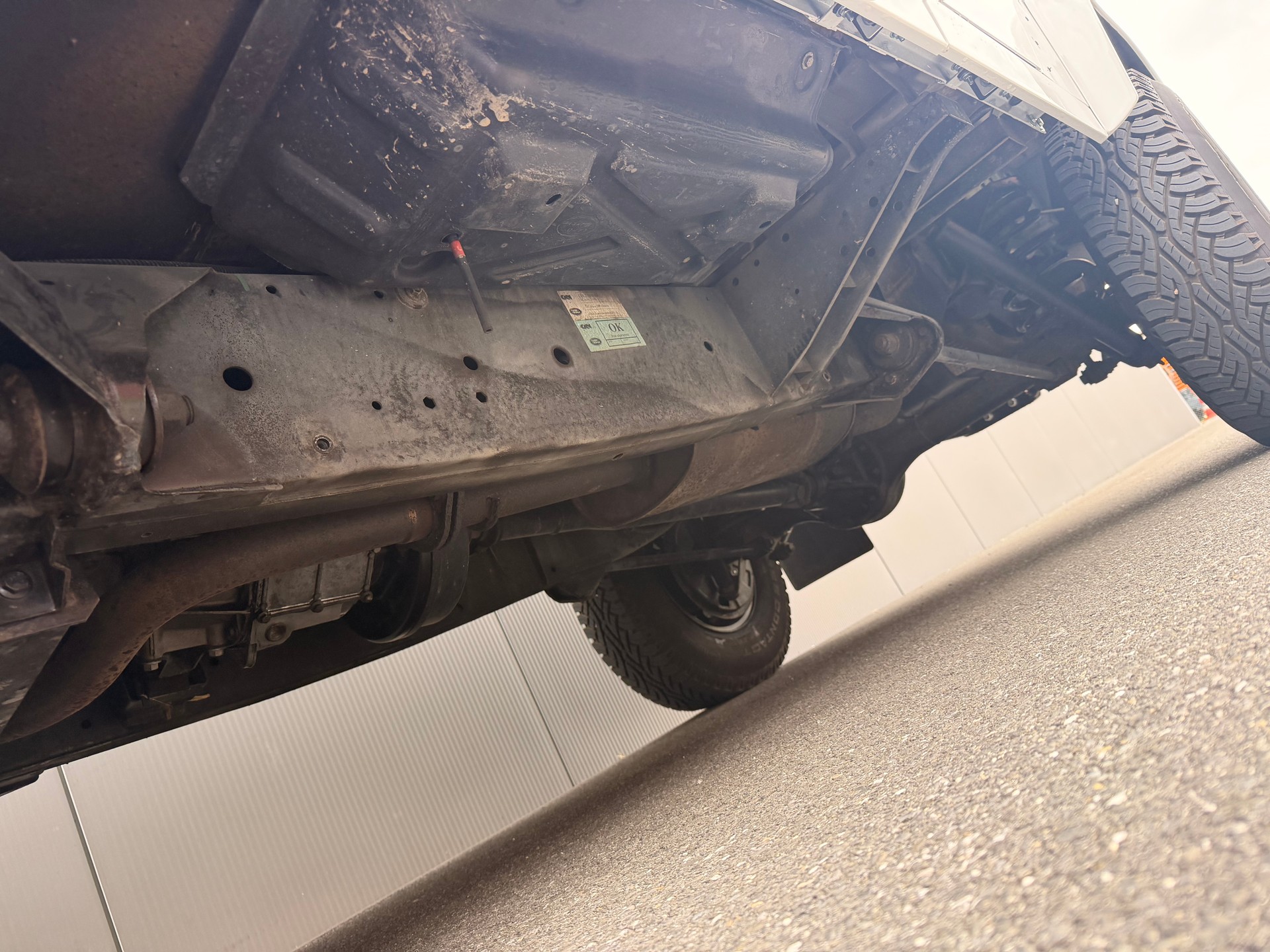 LAND ROVER Defender 110 TD4 *LXV Edition*-image-14