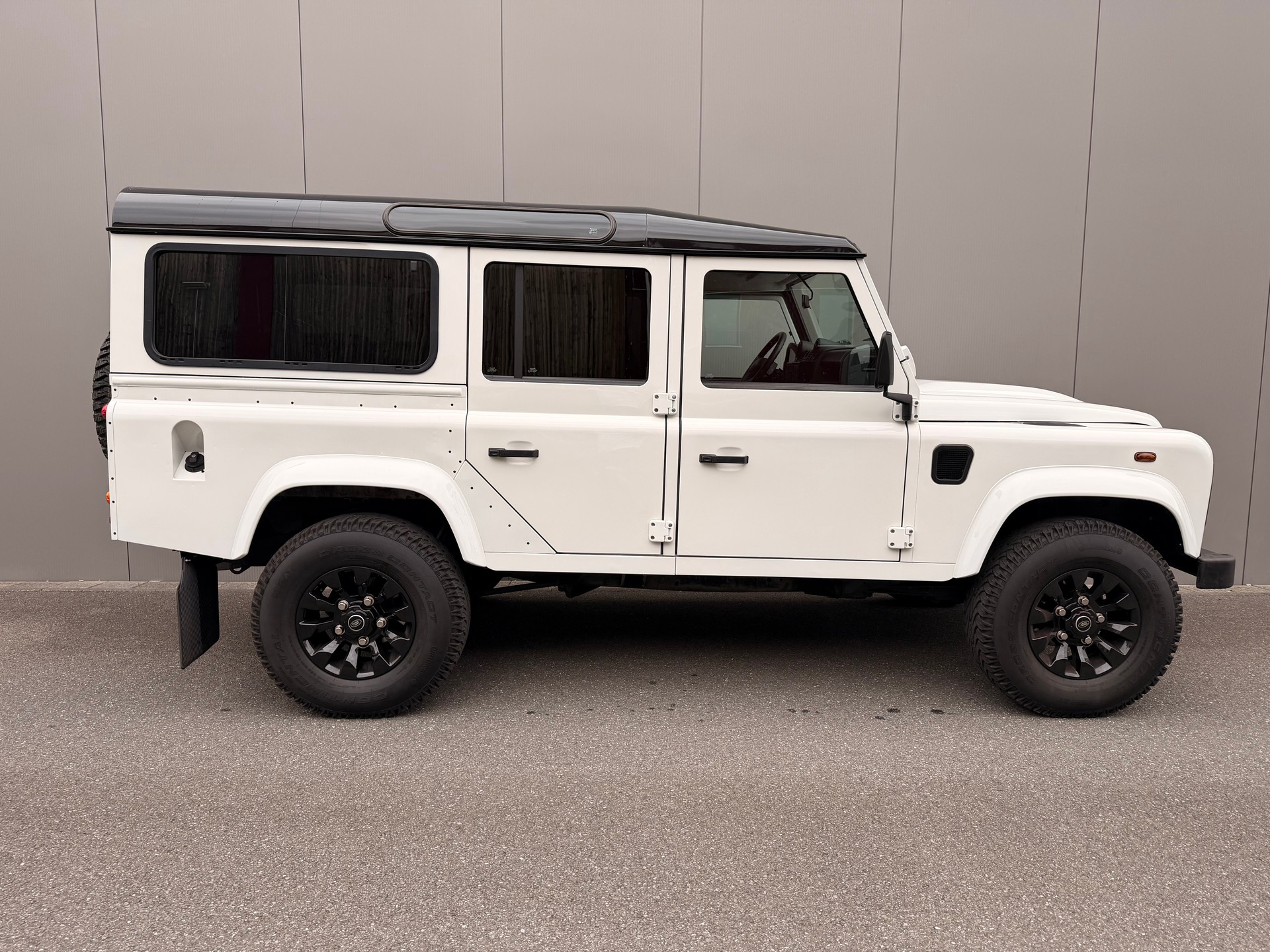 LAND ROVER Defender 110 TD4 *LXV Edition*-image-4