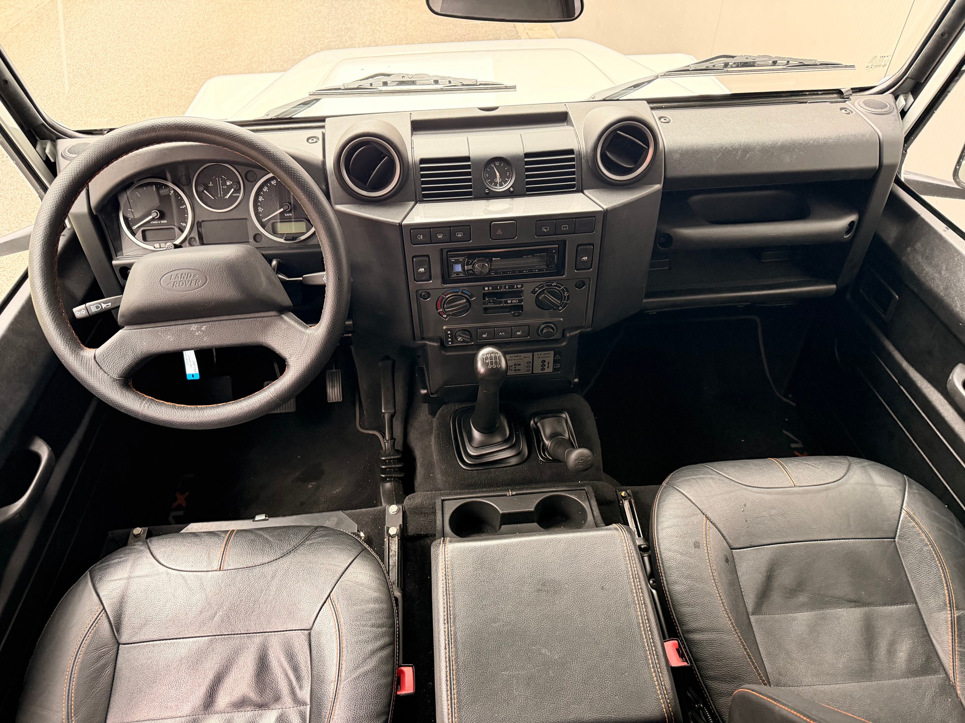 LAND ROVER Defender 110 TD4 *LXV Edition*-image-7
