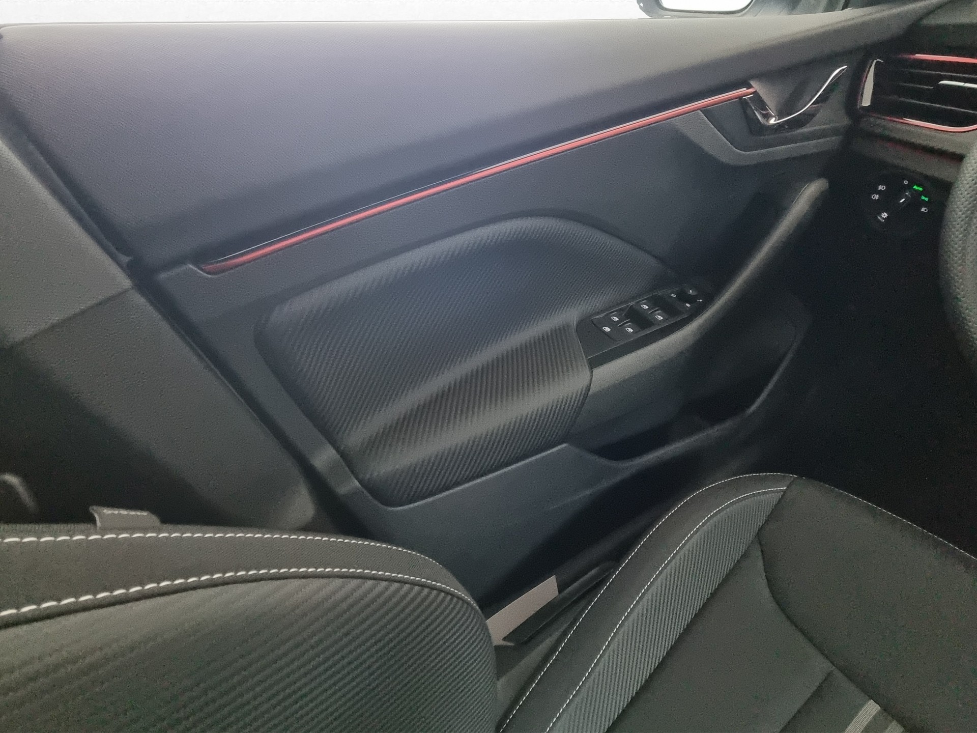 SKODA Kamiq 1.5 TSI Monte Carlo DSG-image-11