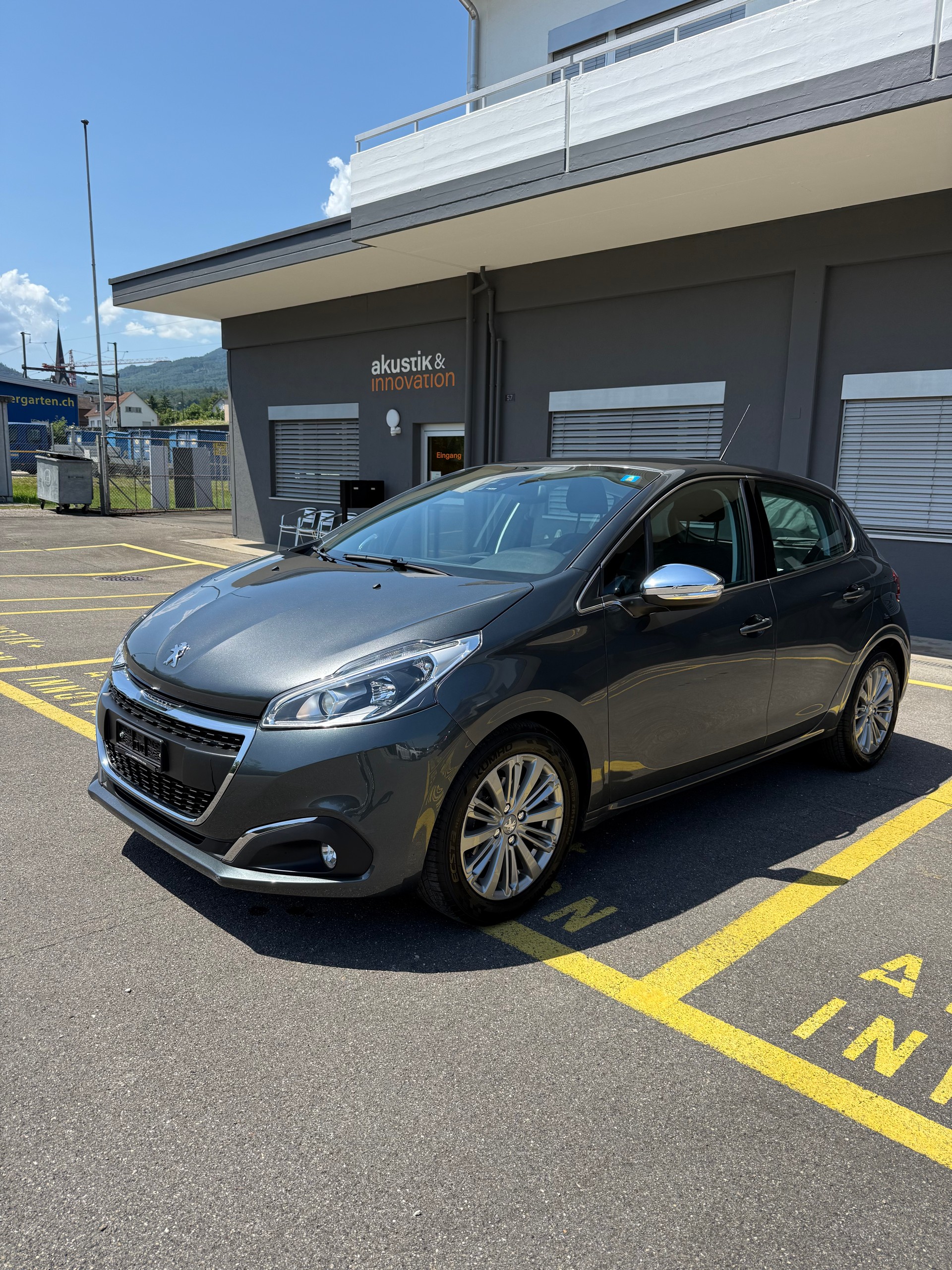 PEUGEOT 208 1.2 PureTech Active EAT6-image-2