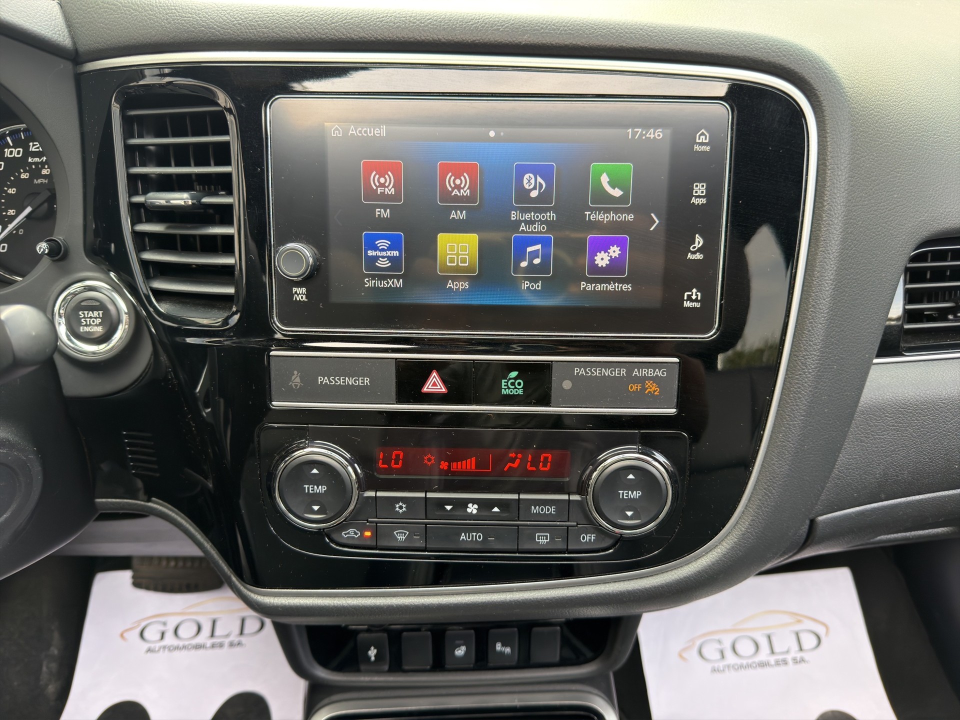 MITSUBISHI OUTLANDER-image-8
