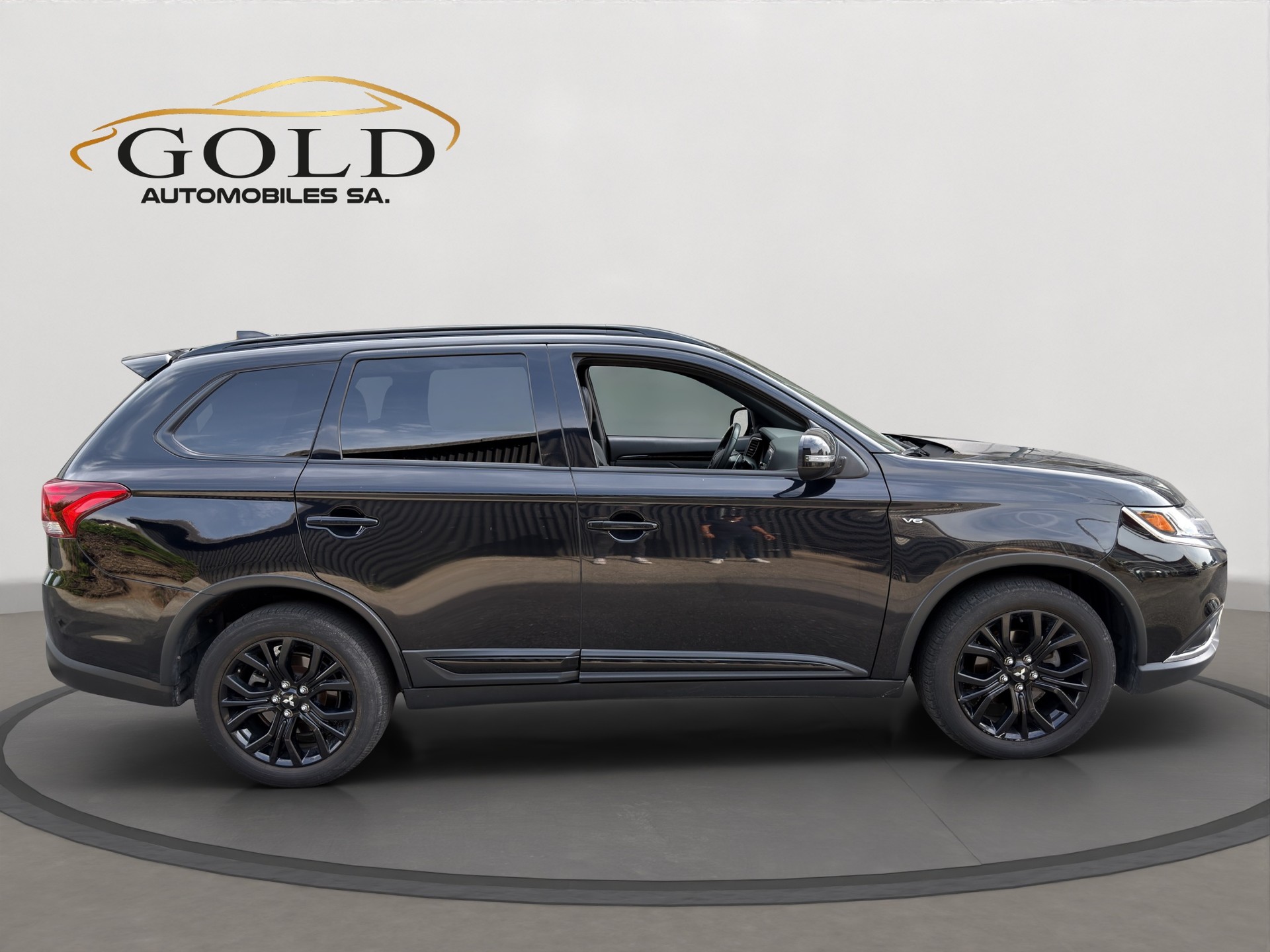 MITSUBISHI OUTLANDER-image-13