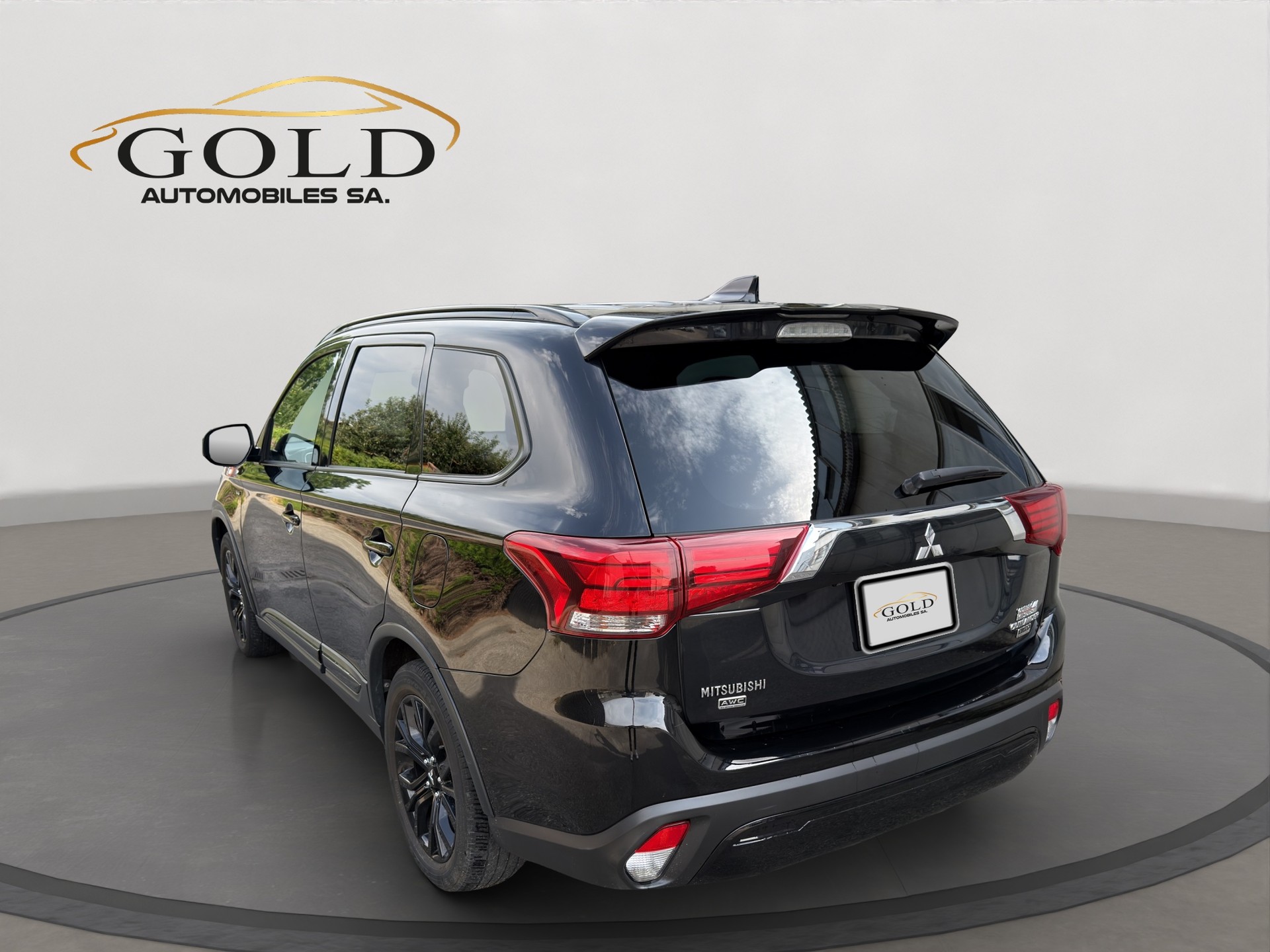 MITSUBISHI OUTLANDER-image-11