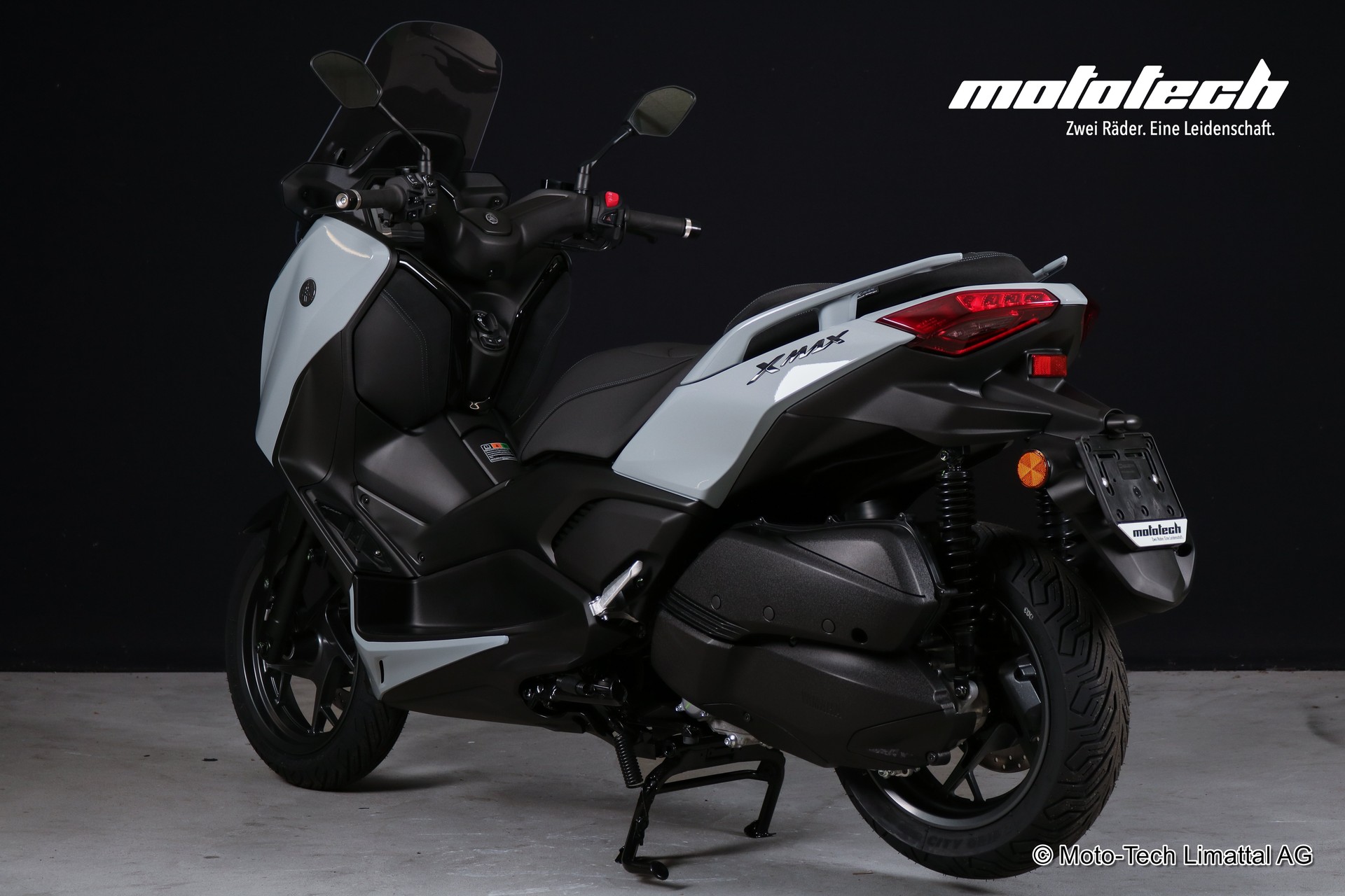 YAMAHA X-Max 300 Tech Max+-showroom-element-3