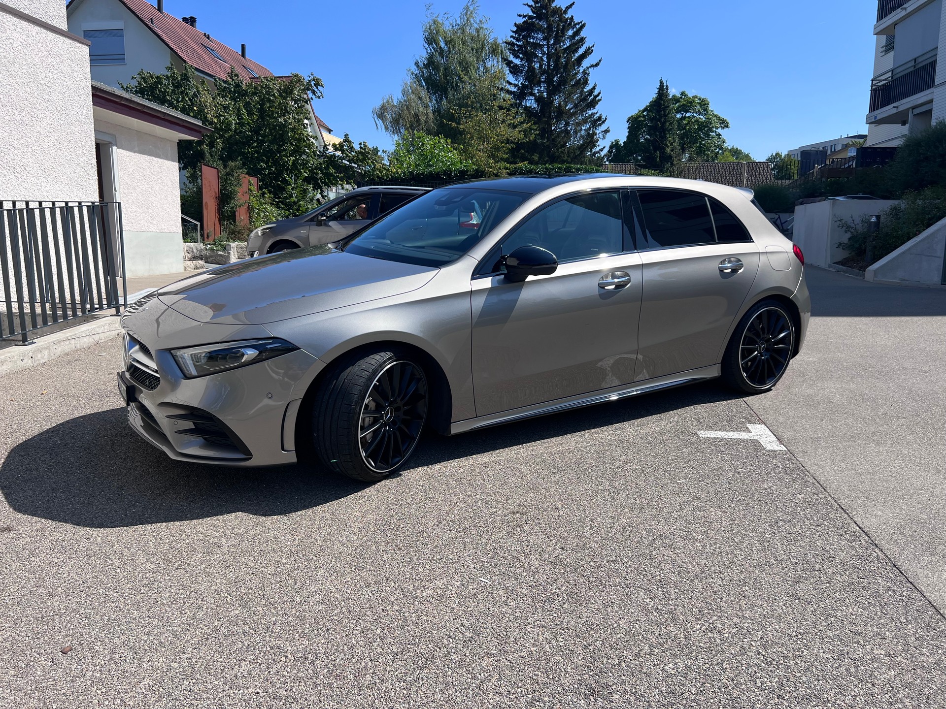 MERCEDES-BENZ A 35 AMG 4Matic Speedshift-image-5