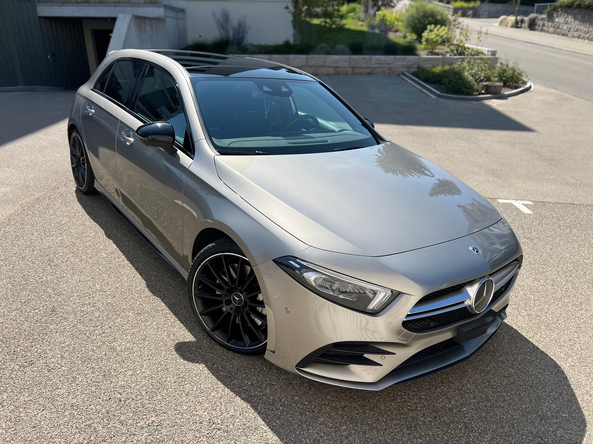 MERCEDES-BENZ A 35 AMG 4Matic Speedshift-image-1