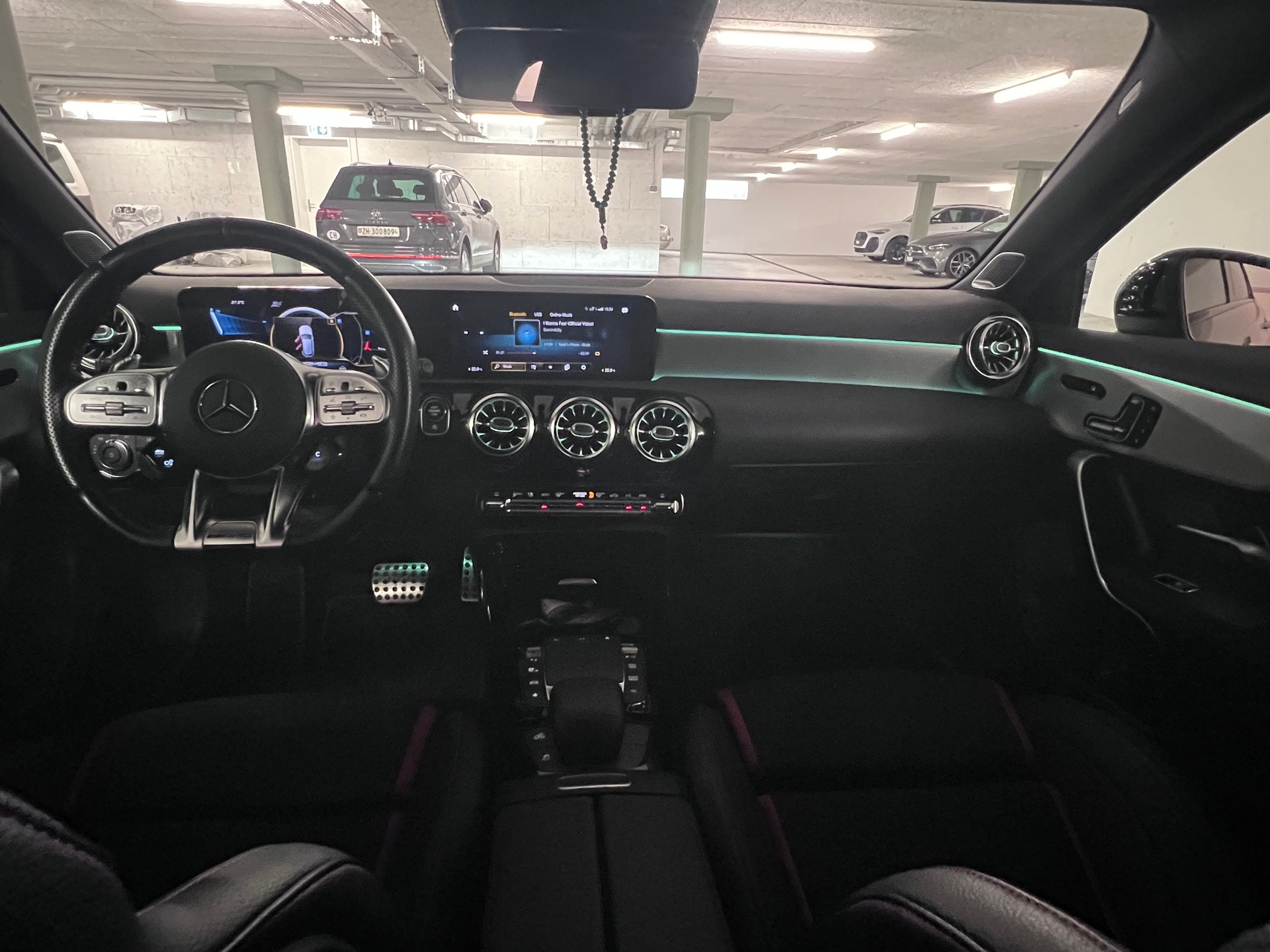 MERCEDES-BENZ A 35 AMG 4Matic Speedshift-image-7