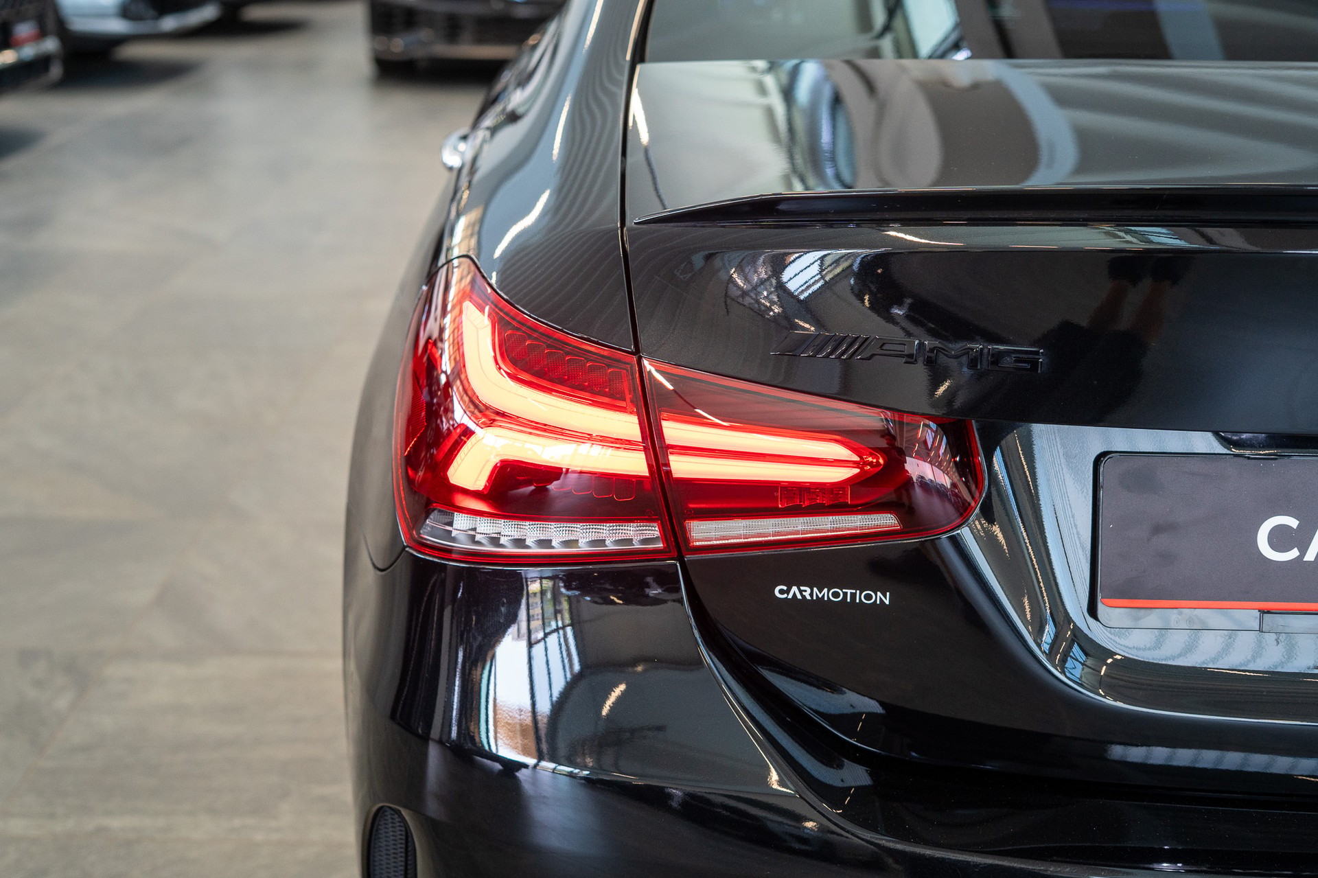 MERCEDES-BENZ A 35 AMG 4matic Limousine / Panorama-Schiebedach / Head-Up / El. Memory Sitze-image-24