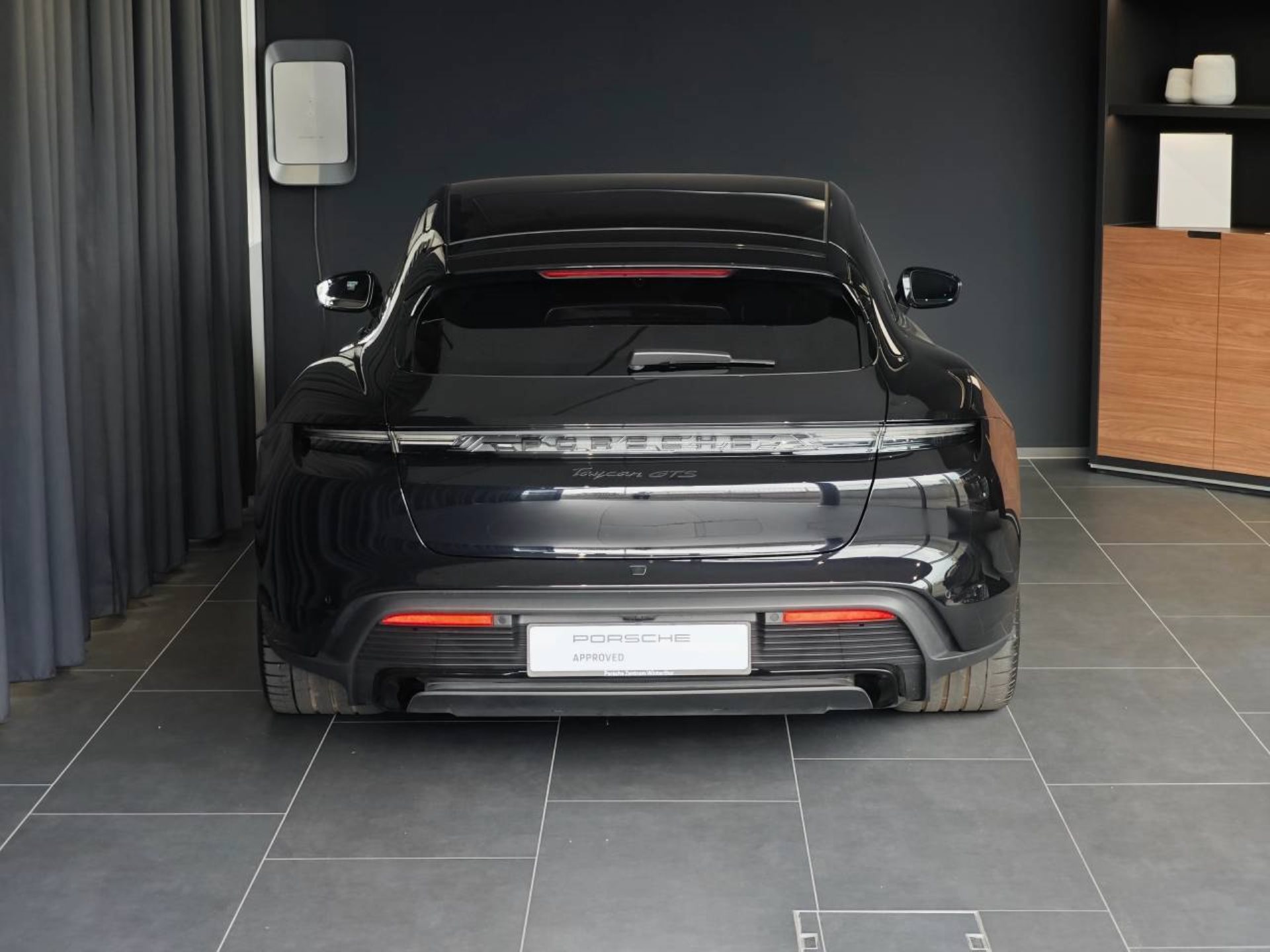 PORSCHE Taycan GTS Sport Turismo-image-7