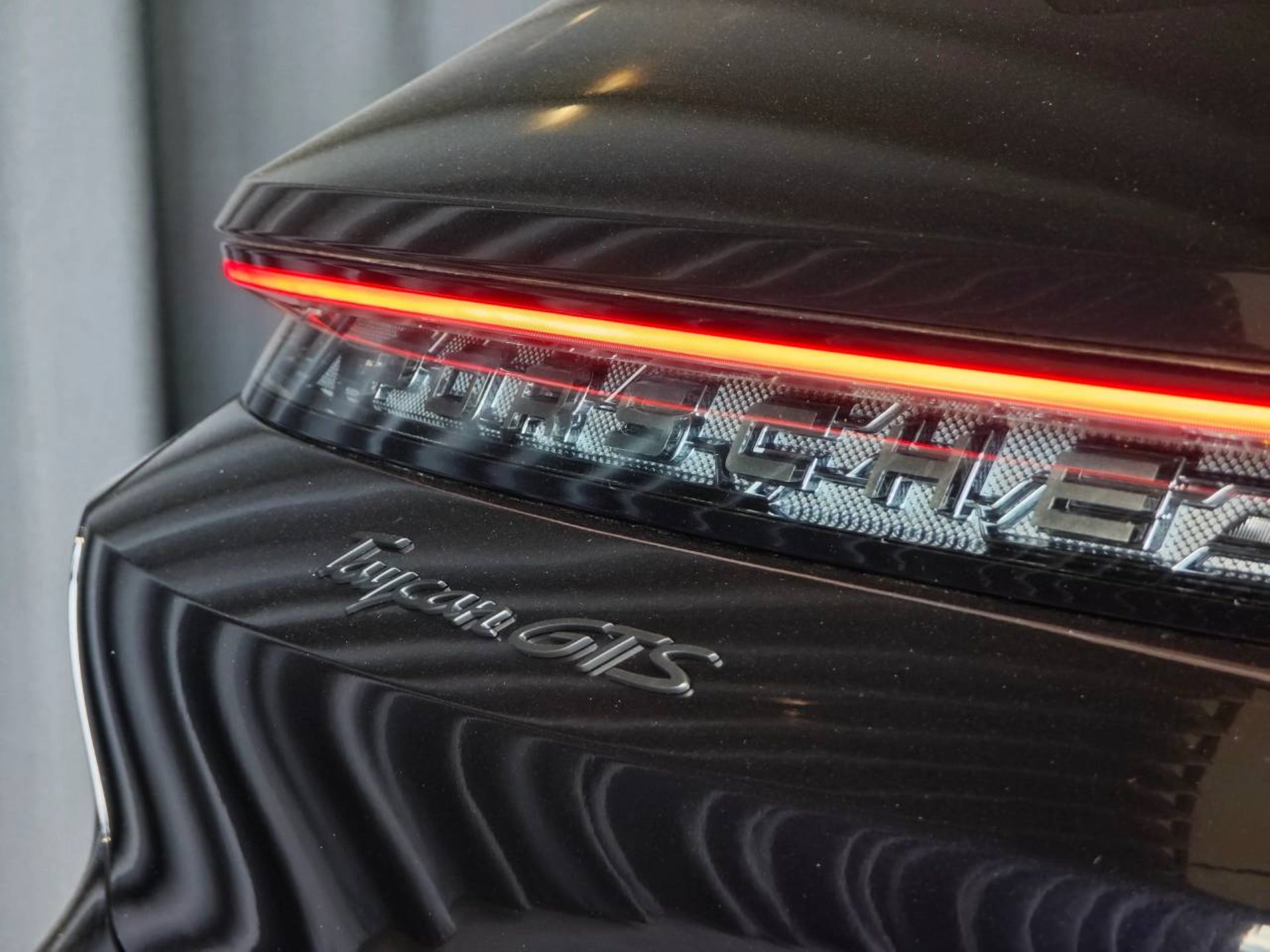 PORSCHE Taycan GTS Sport Turismo-image-30