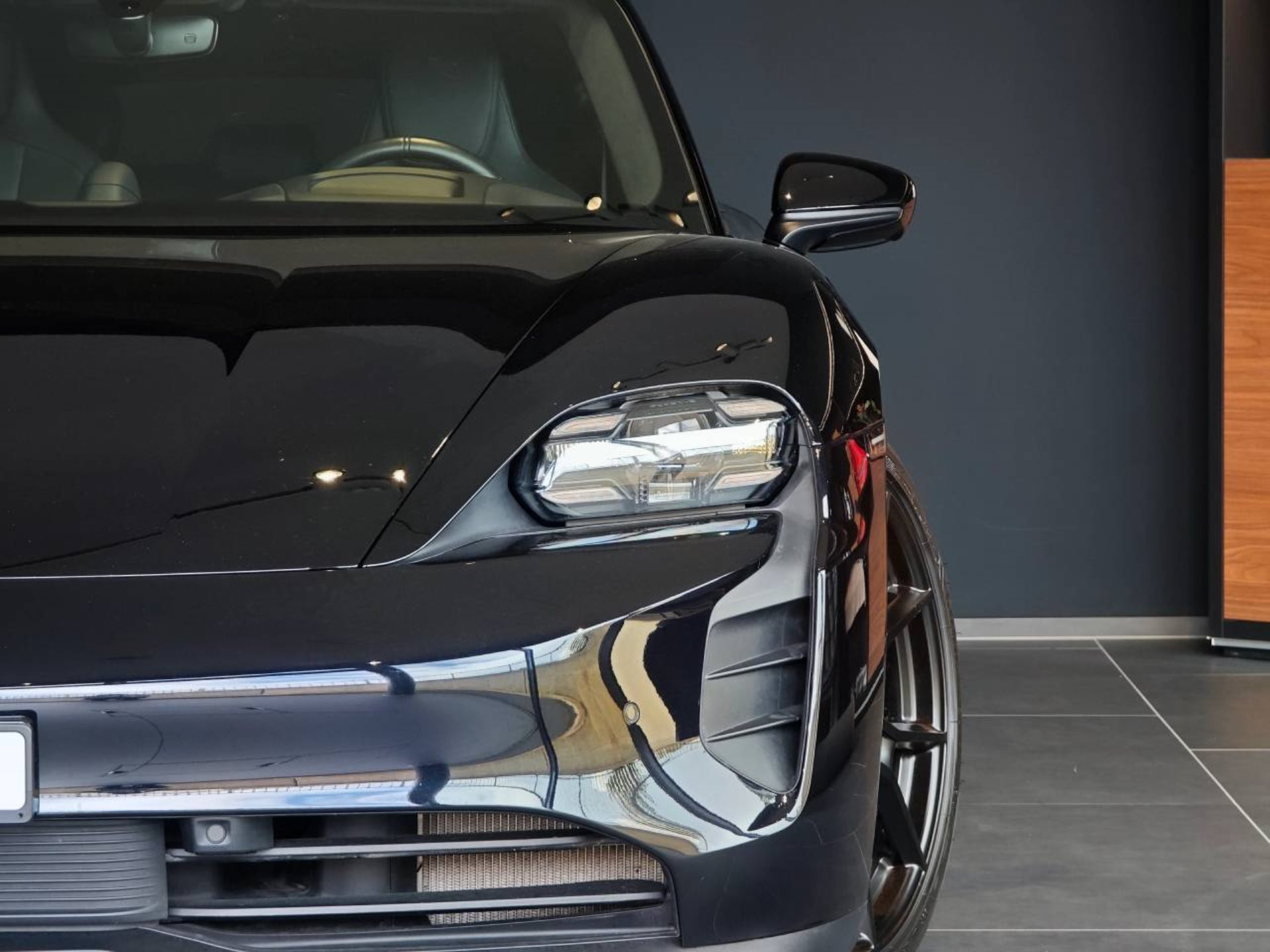 PORSCHE Taycan GTS Sport Turismo-image-10