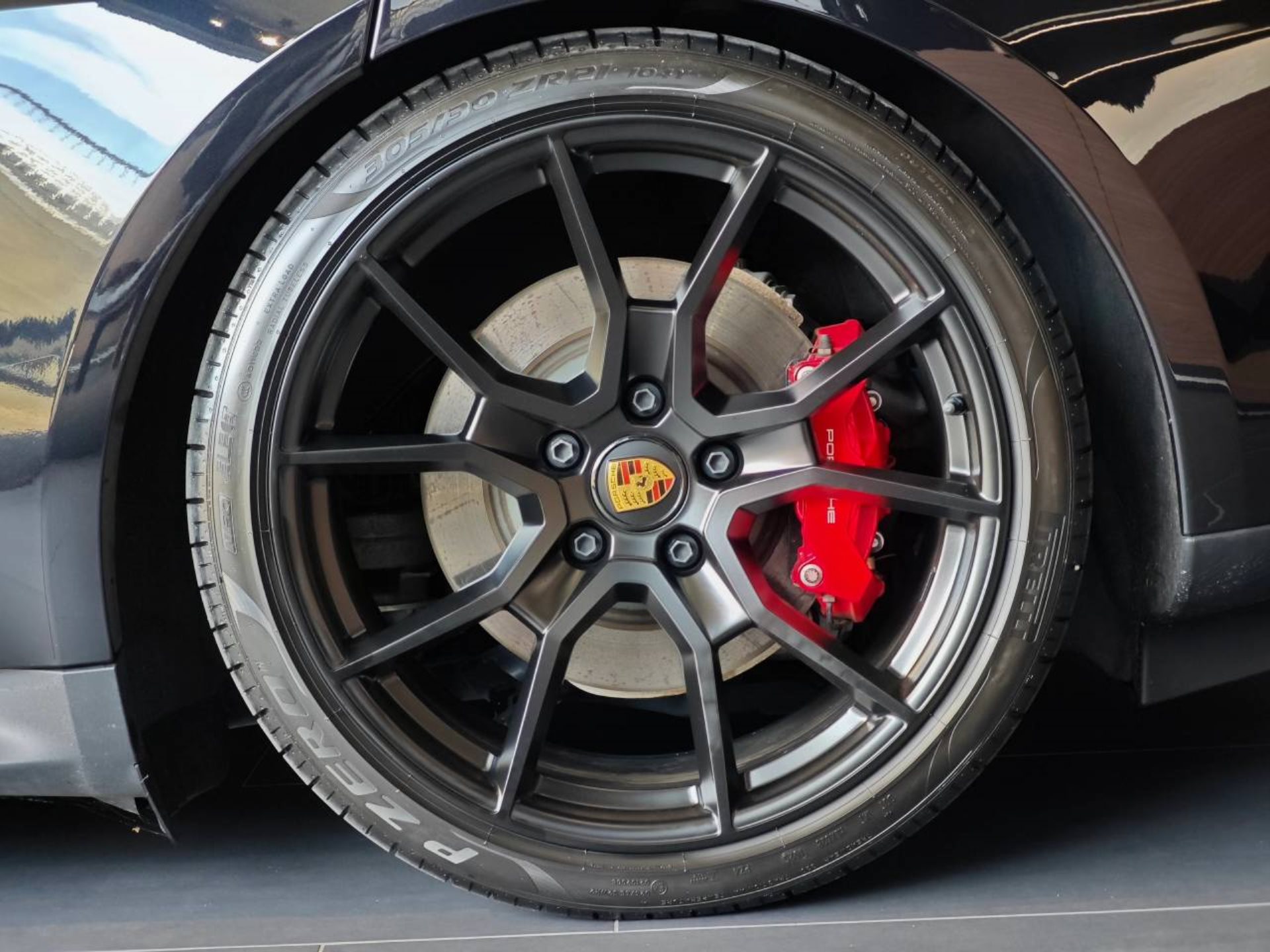 PORSCHE Taycan GTS Sport Turismo-image-15