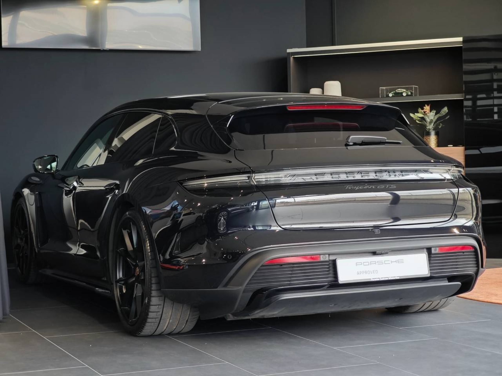 PORSCHE Taycan GTS Sport Turismo-image-8