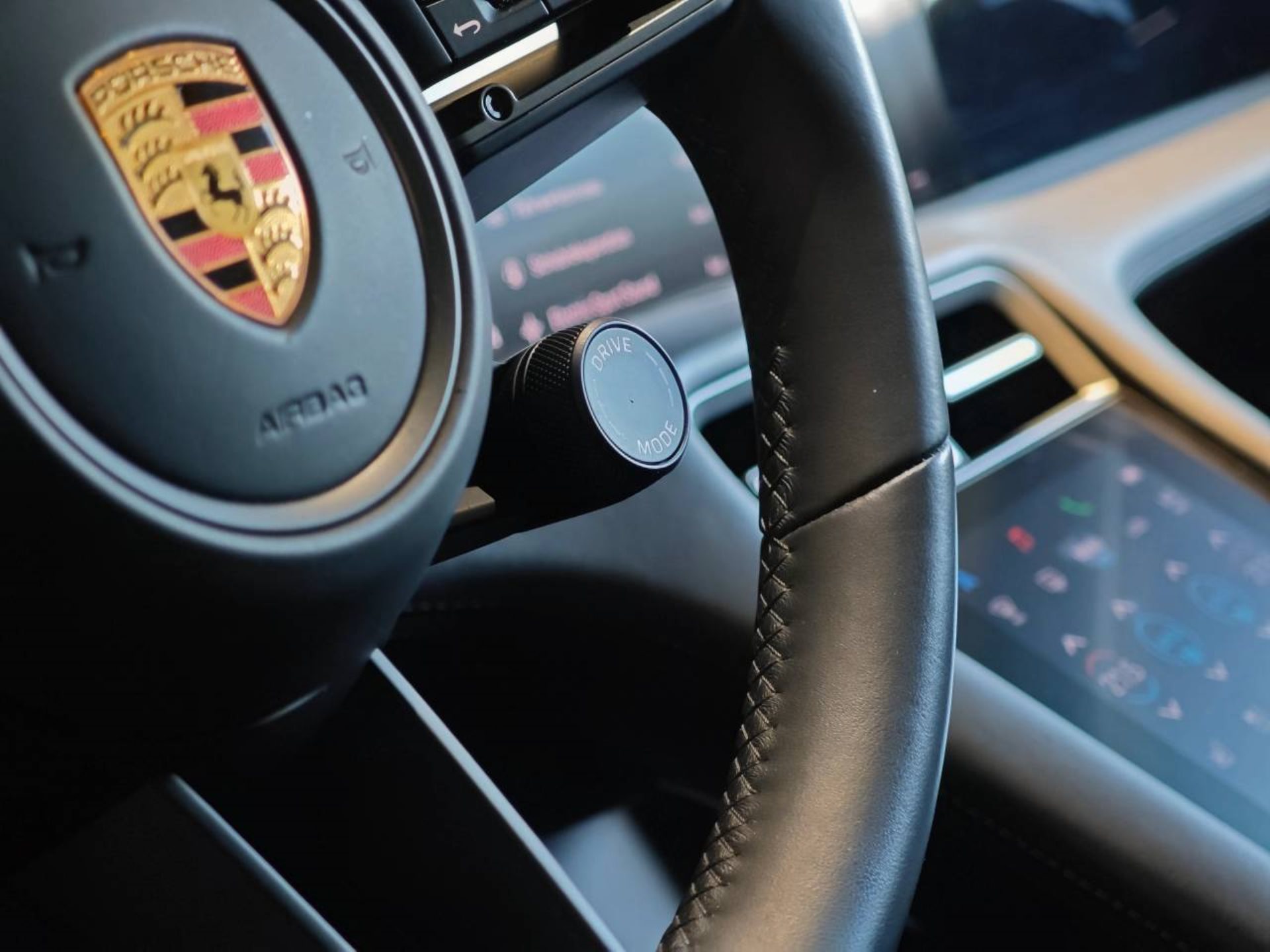 PORSCHE Taycan GTS Sport Turismo-image-4