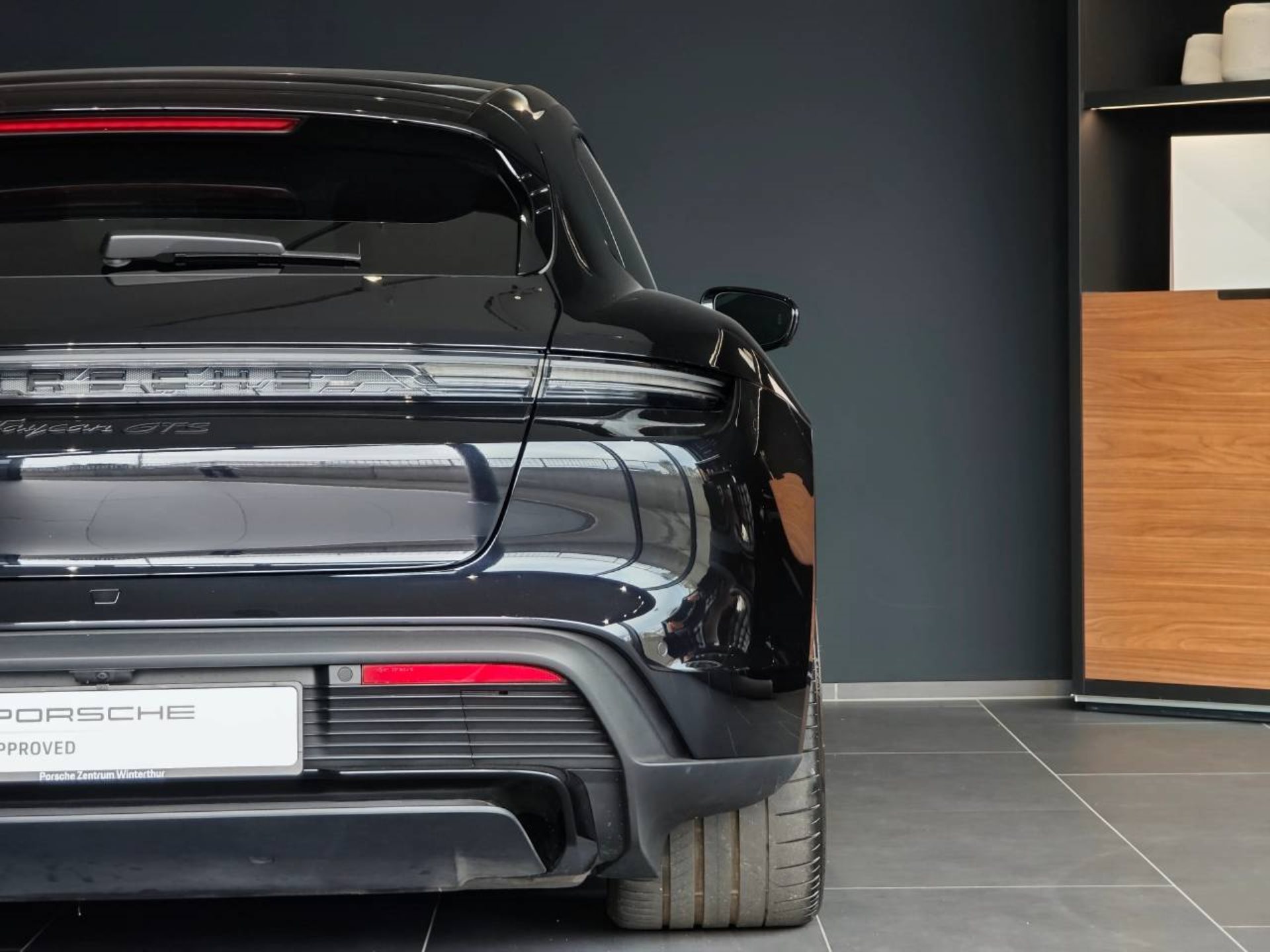PORSCHE Taycan GTS Sport Turismo-image-11