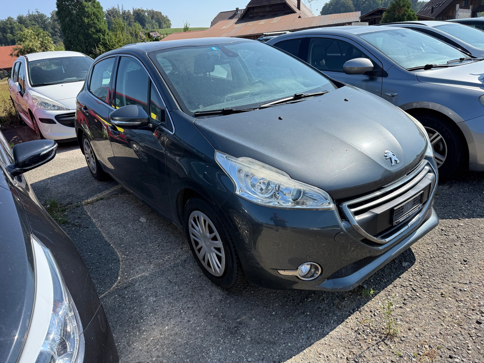 PEUGEOT 208 1.2 THP Allure-image-1