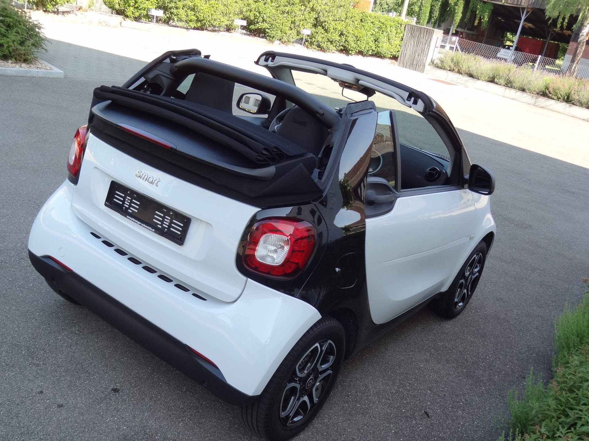 SMART Fortwo Passion Black & White-image-4