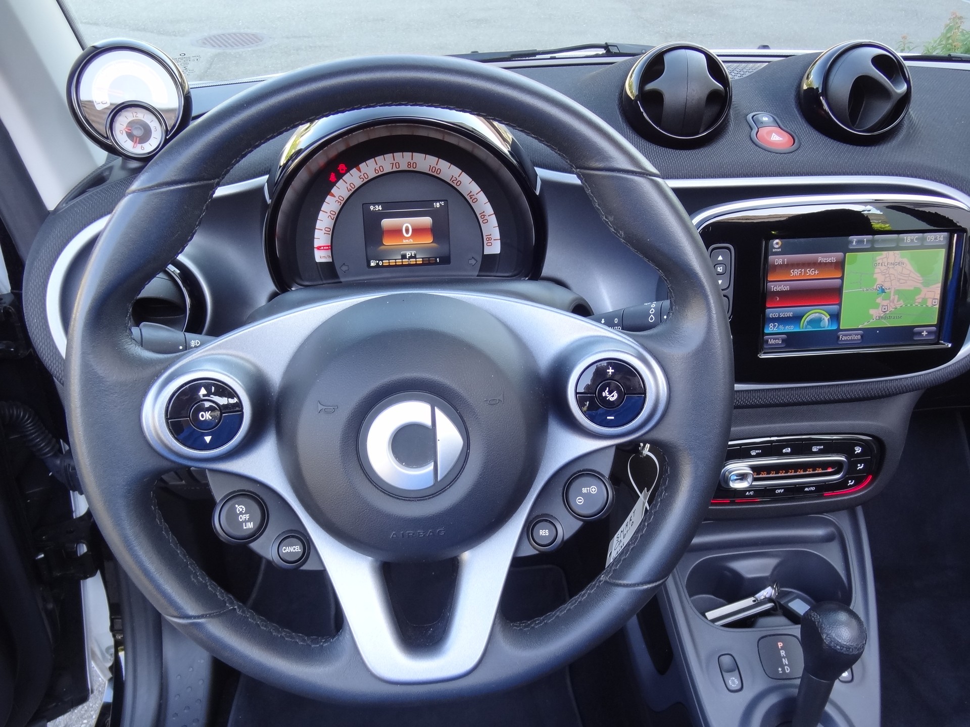 SMART Fortwo Passion Black & White-image-8