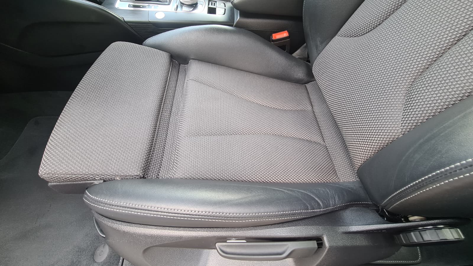 AUDI A3 Sportback 40 TDI Sport quattro S-tronic ** S-Line Modell ** Teil-Leder ** Gr-Navi ** PDC V+H ** LTZ MFK 13.03.2026 **-image-20
