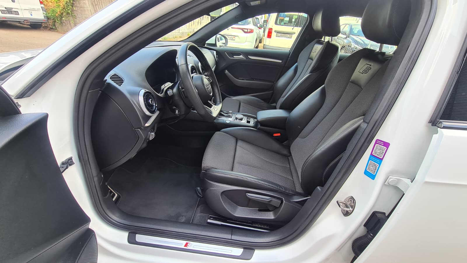 AUDI A3 Sportback 40 TDI Sport quattro S-tronic ** S-Line Modell ** Teil-Leder ** Gr-Navi ** PDC V+H ** LTZ MFK 13.03.2026 **-image-18