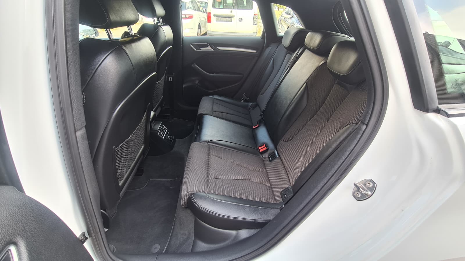 AUDI A3 Sportback 40 TDI Sport quattro S-tronic ** S-Line Modell ** Teil-Leder ** Gr-Navi ** PDC V+H ** LTZ MFK 13.03.2026 **-image-19