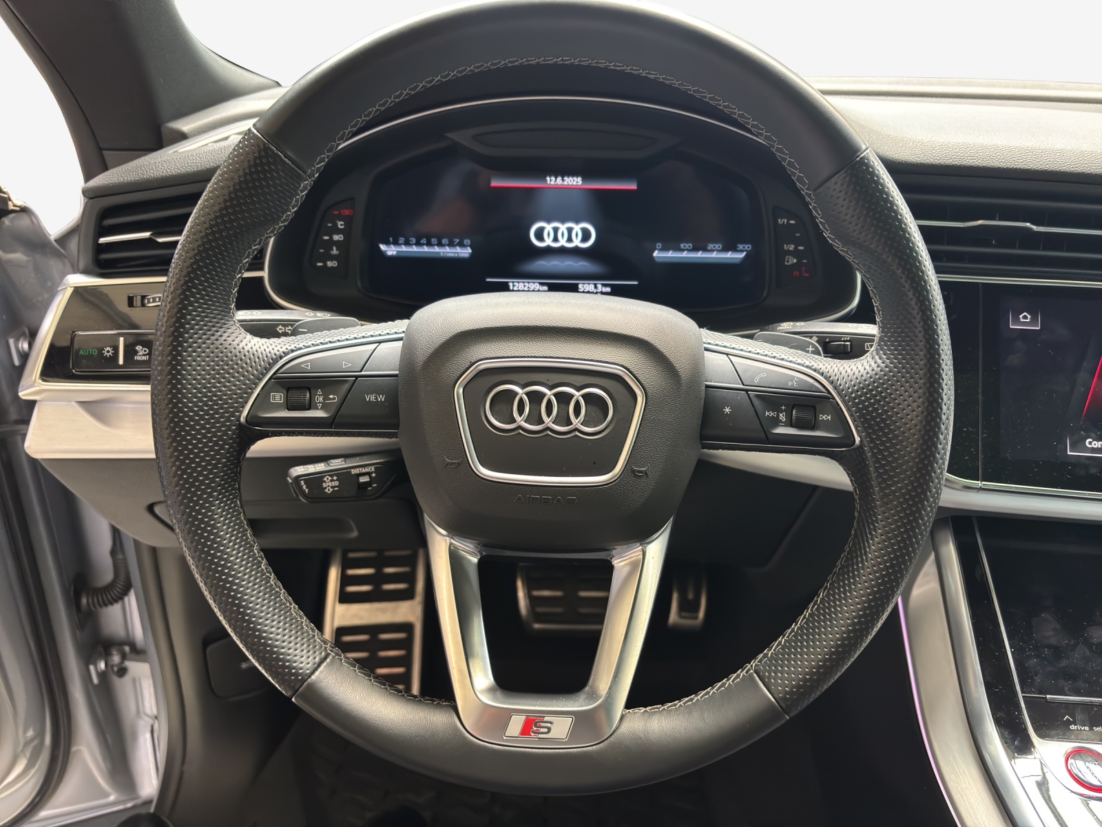 AUDI SQ8 TFSI quattro tiptronic-image-9