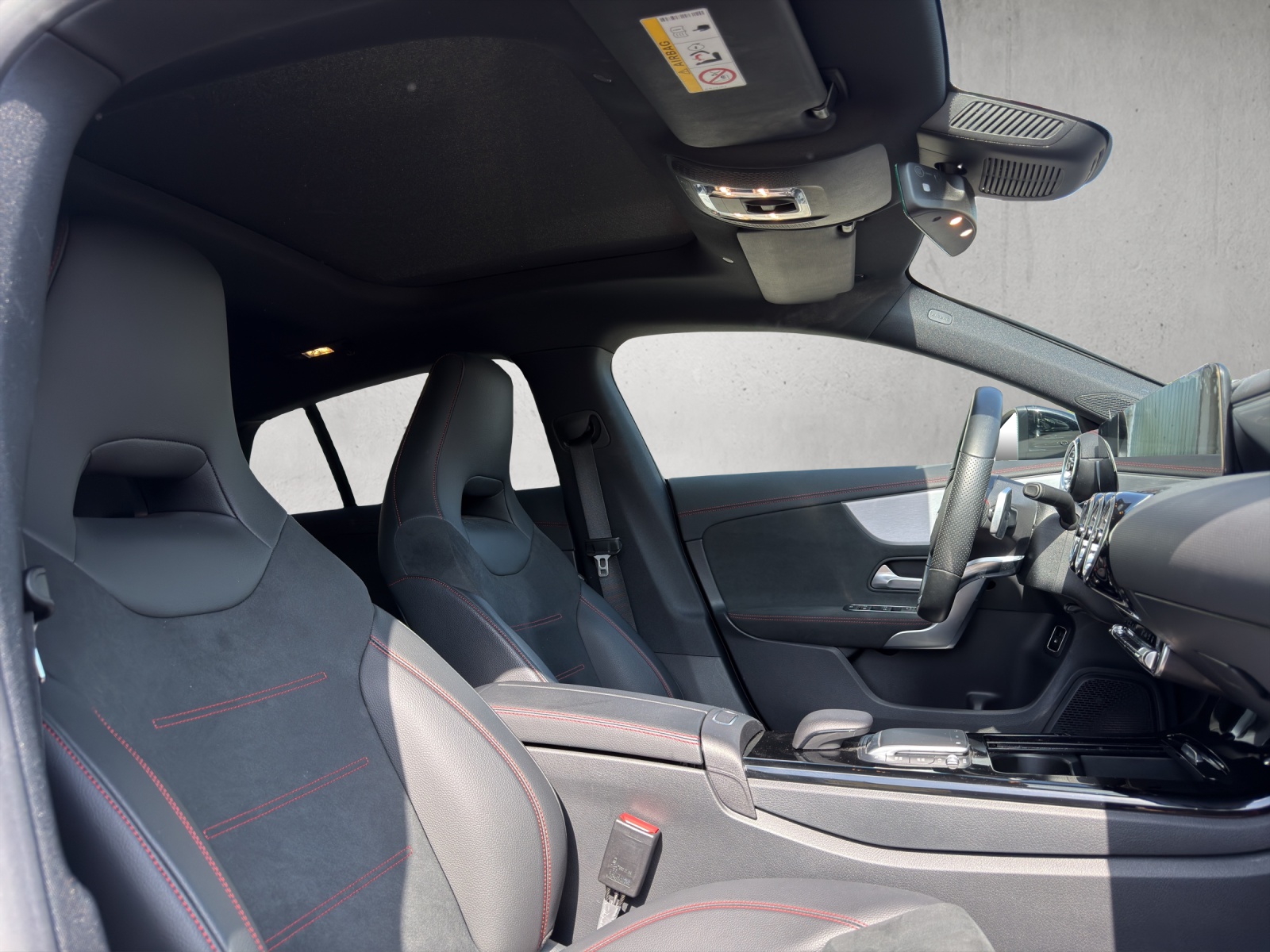 MERCEDES-BENZ CLA Shooting Brake 250 e 8G-DCT AMG Line-image-10