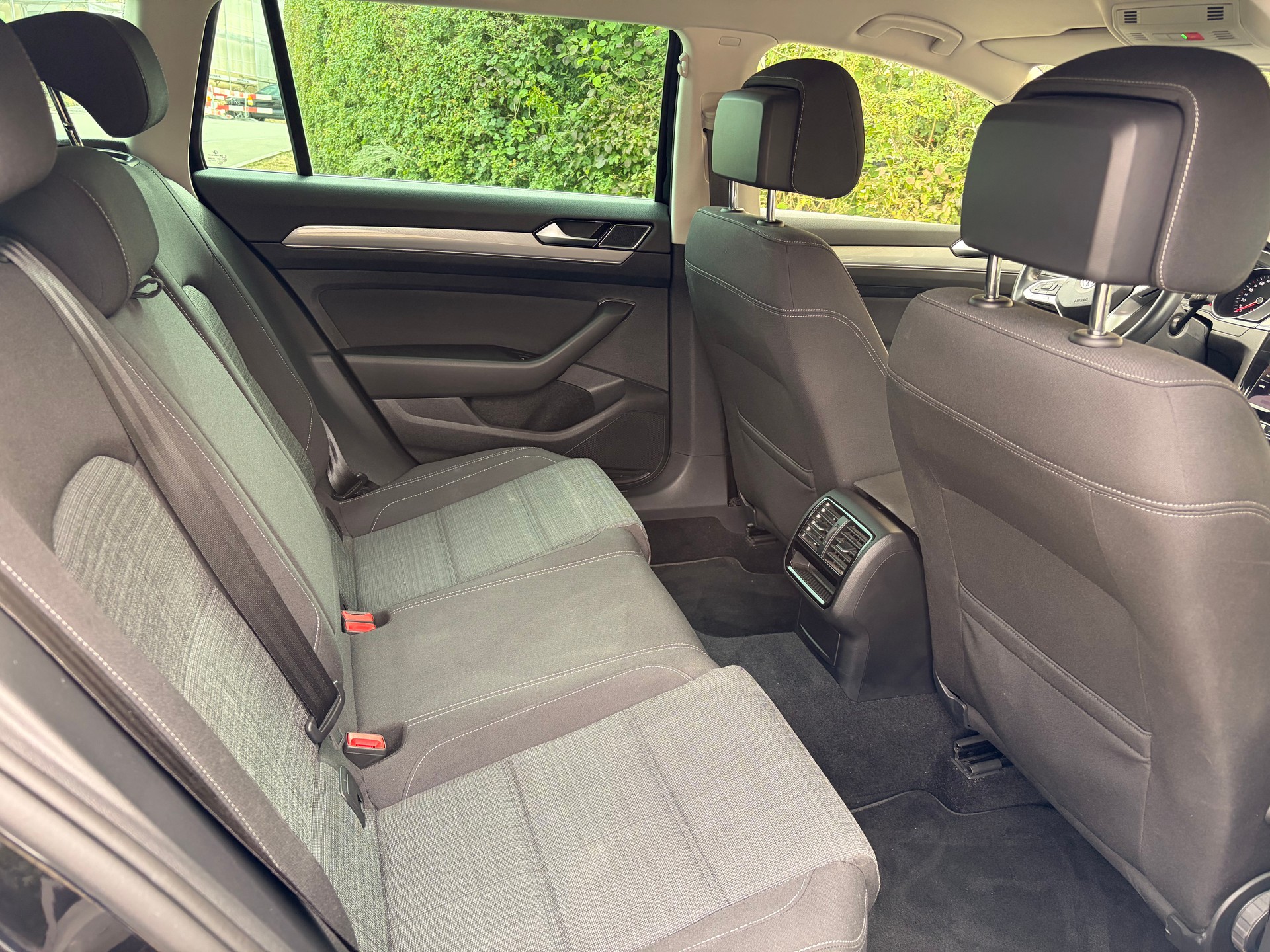 VW 2.0 TSI Business DSG-image-4