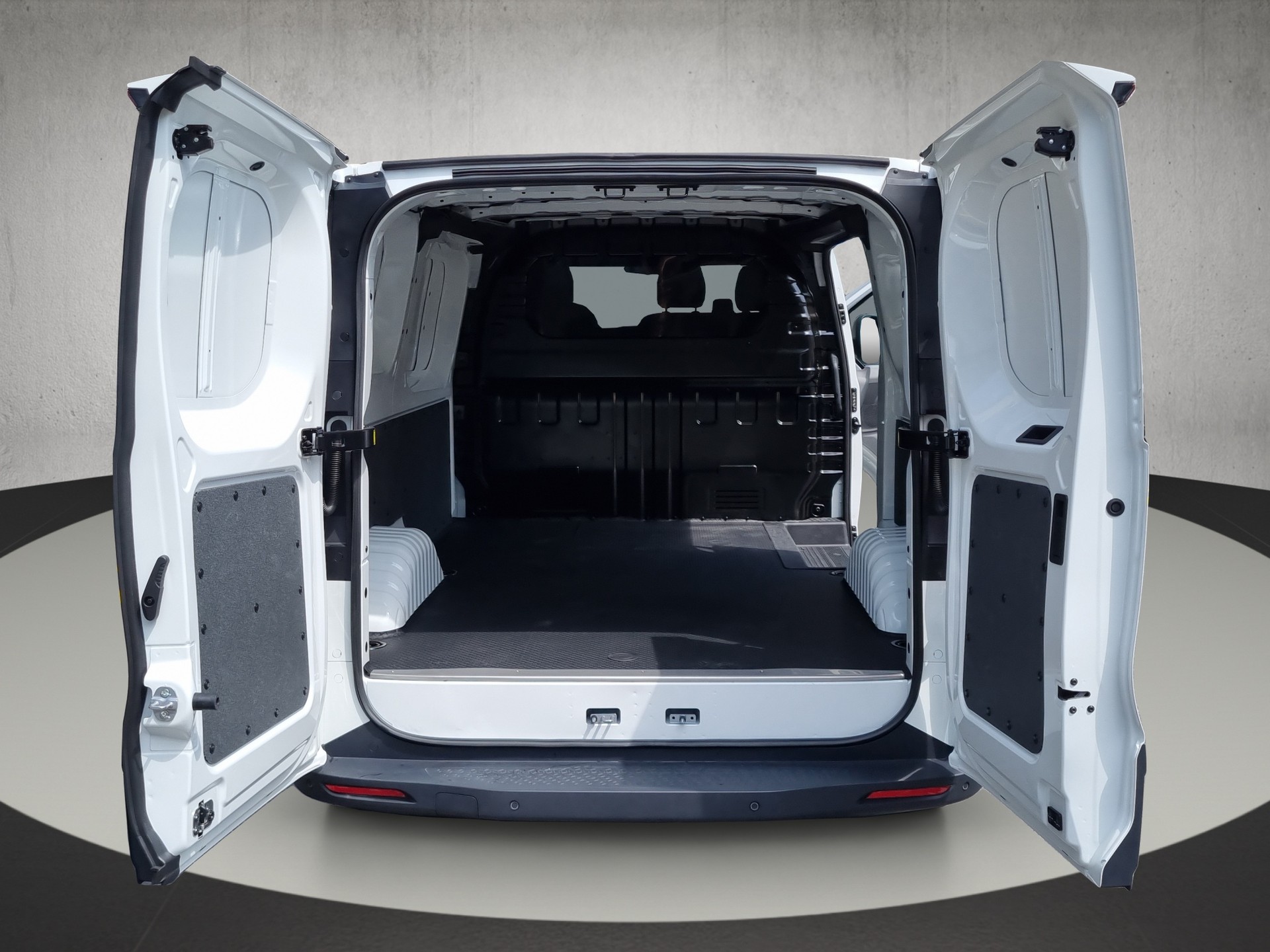 MAXUS eDeliver 7 Kaw. L1 E-Motor Luxury 88kWh AWD-image-13