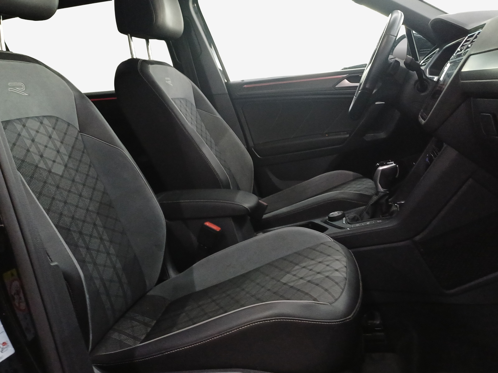 VW Tiguan Allspace 2.0TSI R-Line 4Motion DSG-image-13